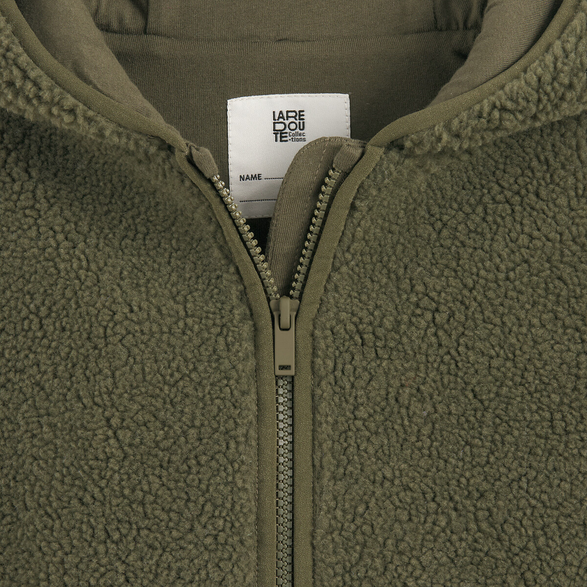 COLEÇÕES LA REDOUTE<br>Colete sherpa com boné