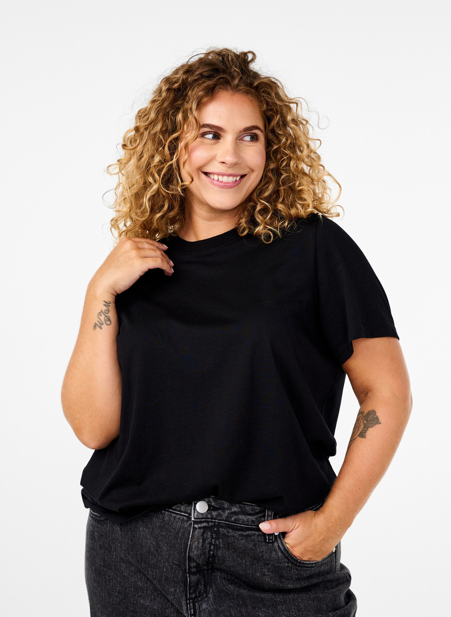 Basis t-shirt i bomuld med rund hals