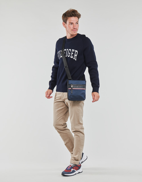 Tommy Hilfiger - VARSITY GRAPHIC CREW NECK - Marine