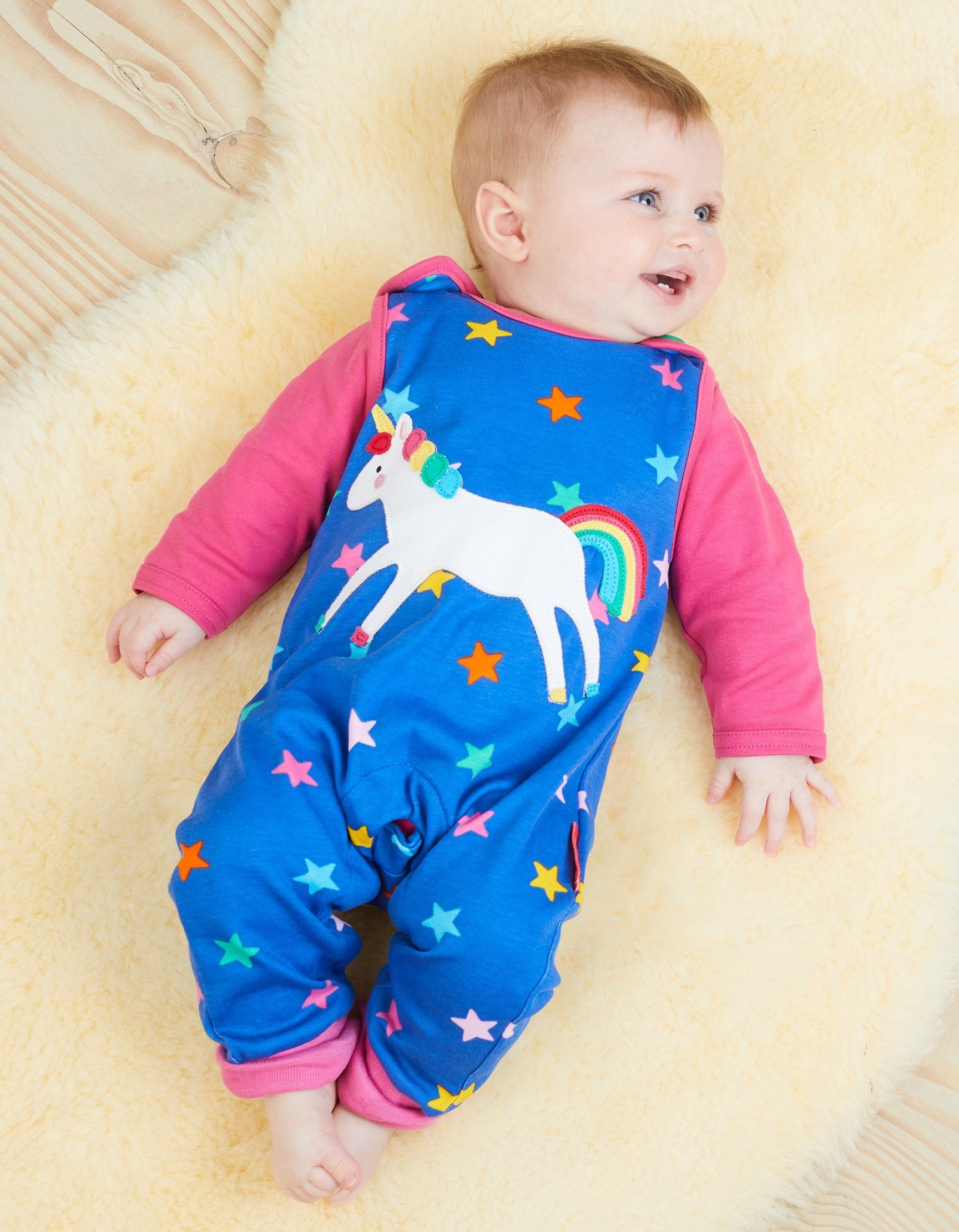 Toby Tiger Strampler, mit Trägern und Einhorn Applikation