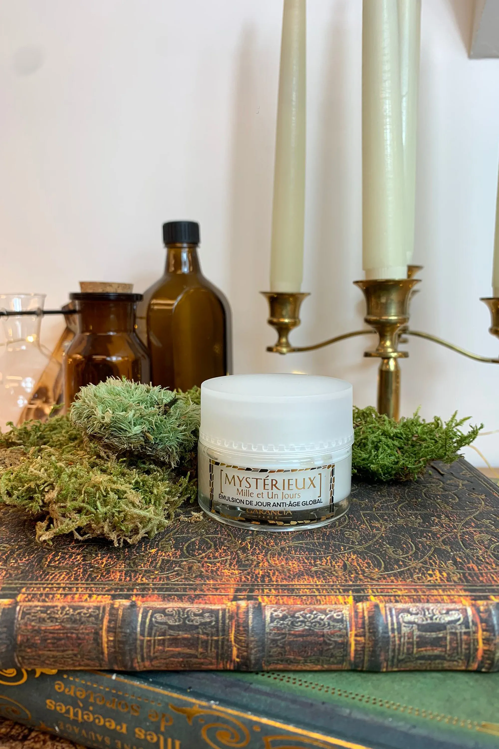 Garancia Soin de jour anti-âge peaux mixtes à grasses Mystérieux Mille et Un Jours-30 ml