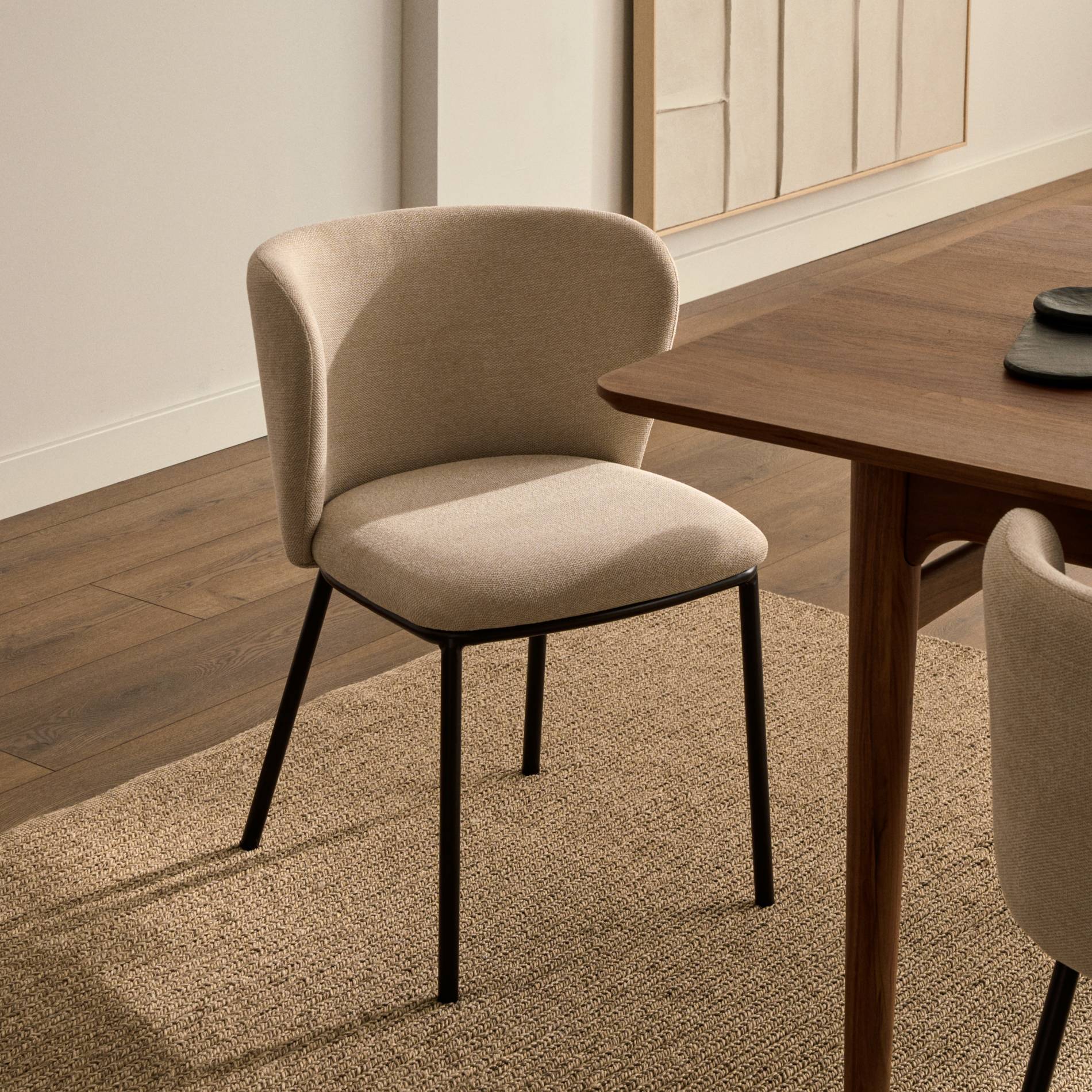 Kave Home - Ciselia stoel beige chenille en staal in zwart FSC Mix