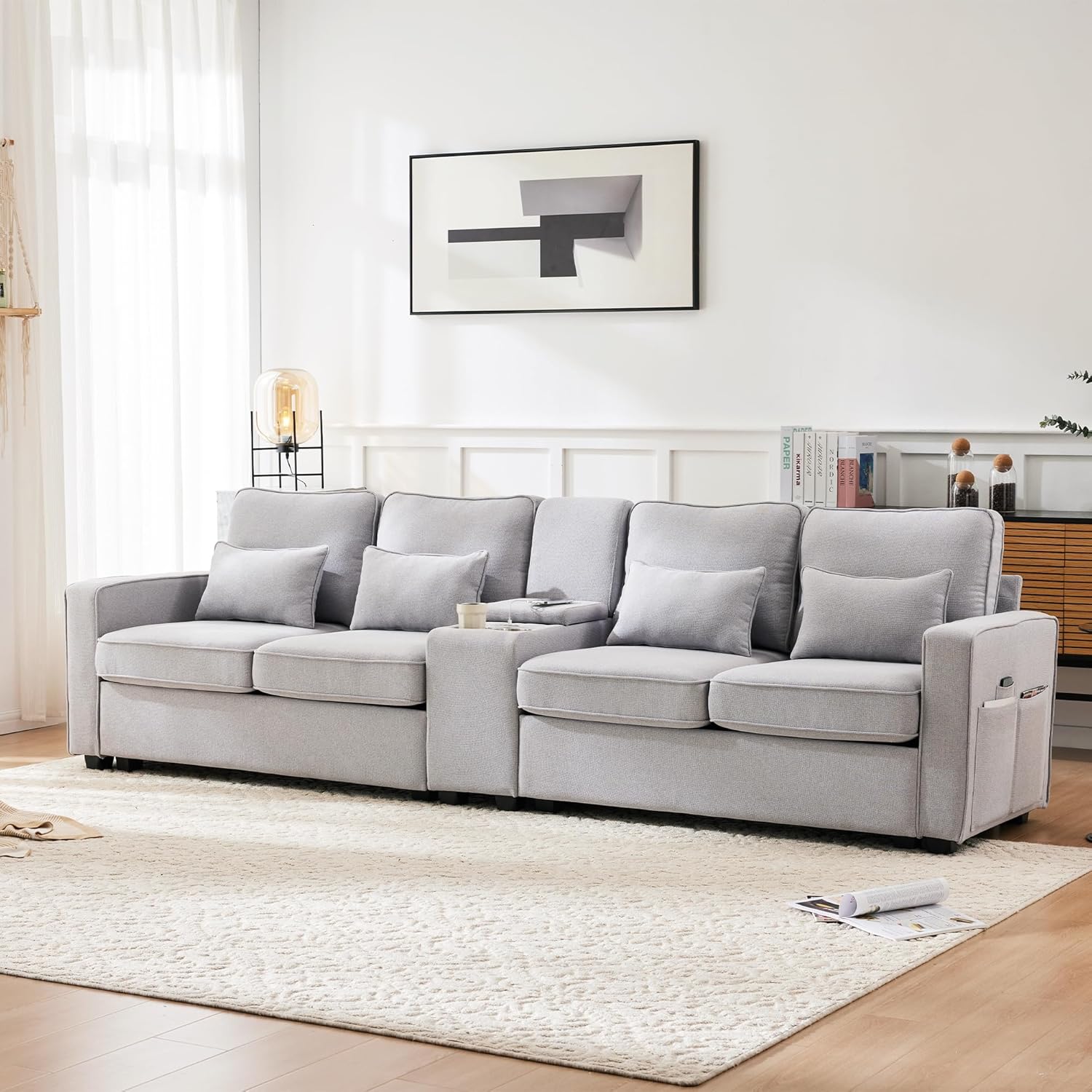 Kebnor Modernes 4-Sitzer-Sofa aus Leinenstoff mit Konsole, 2 Getränkehaltern, 2 USB-Anschlüssen zum Aufladen mit Kabel, mit Armlehnentaschen und 4 Kissen, einfaches Sofa für Wohnzimmer, Büro (Grau)