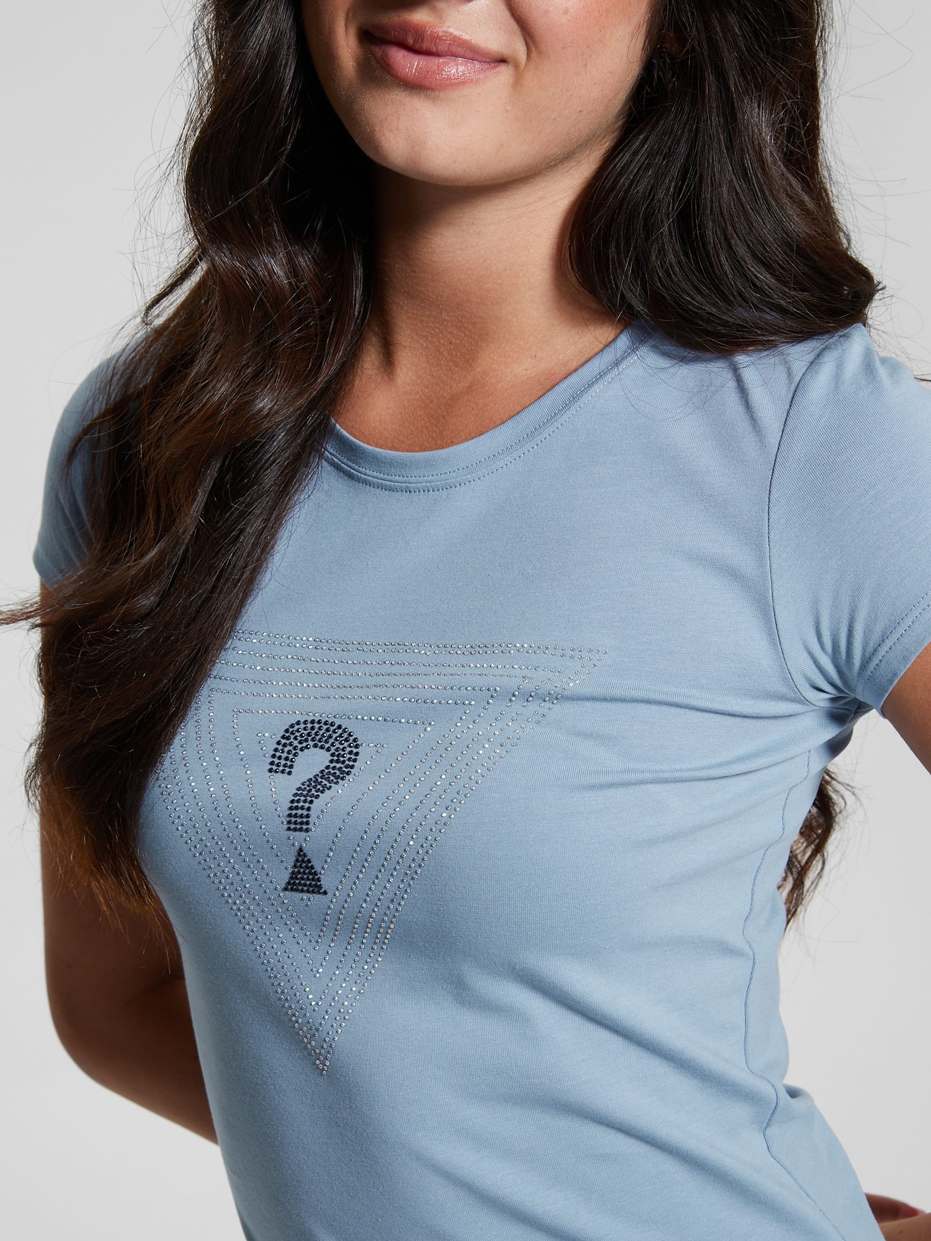 Camiseta Eco Maze com Logo Triangular em Strass