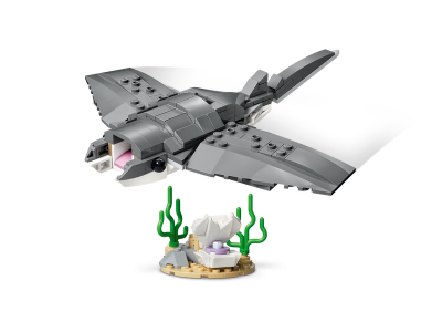 LEGO Woeste haai met schatkist (31381)