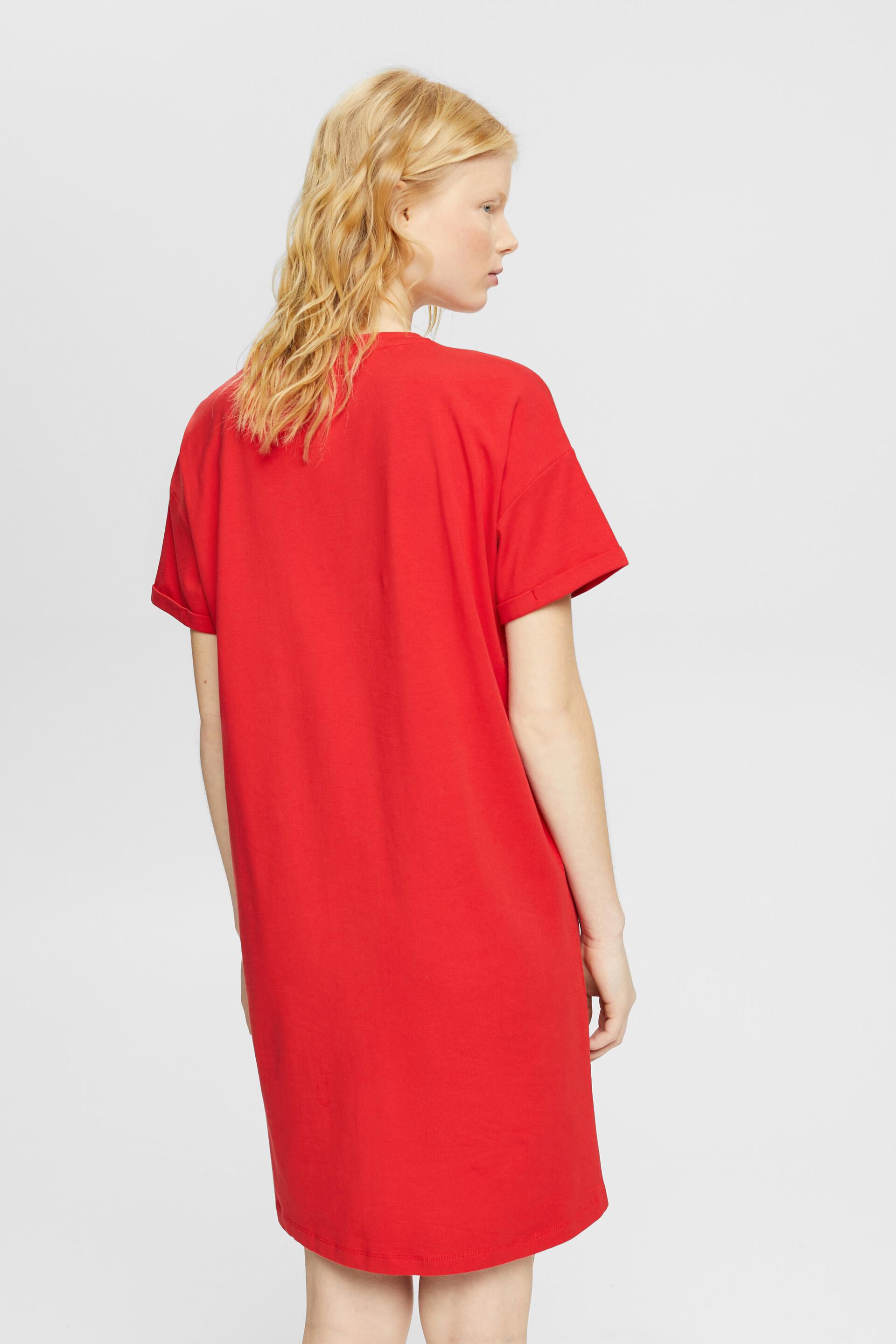 Chemise de nuit munie d’une poche-poitrine