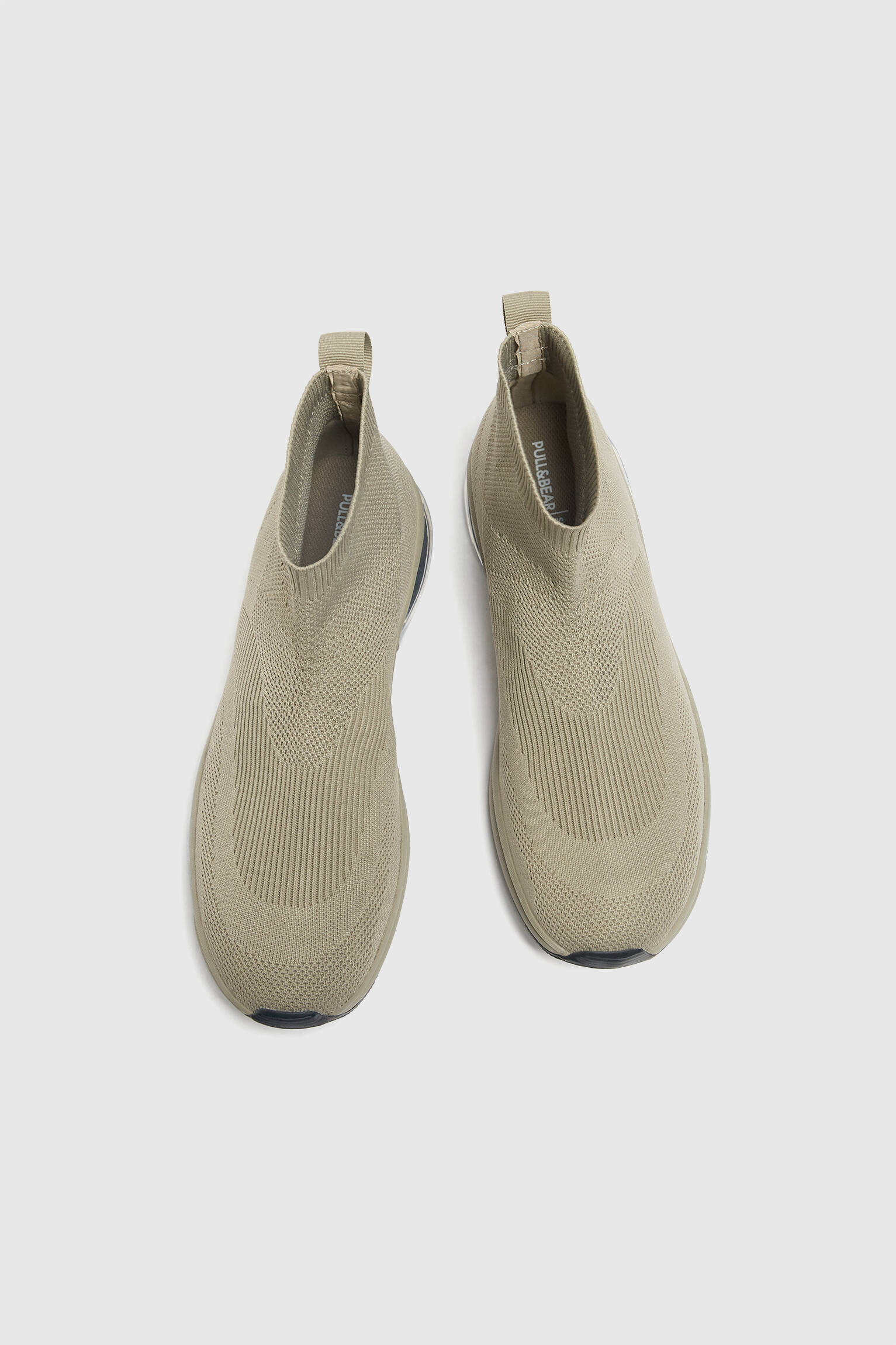BOTA ESPORTIVA DE MALHA - CRUA