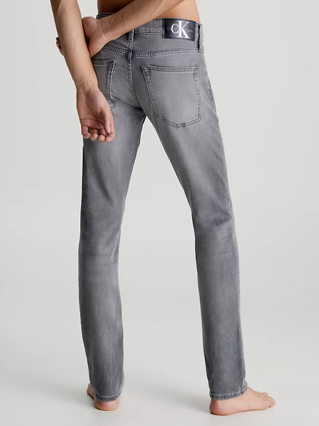 calça jeans justa