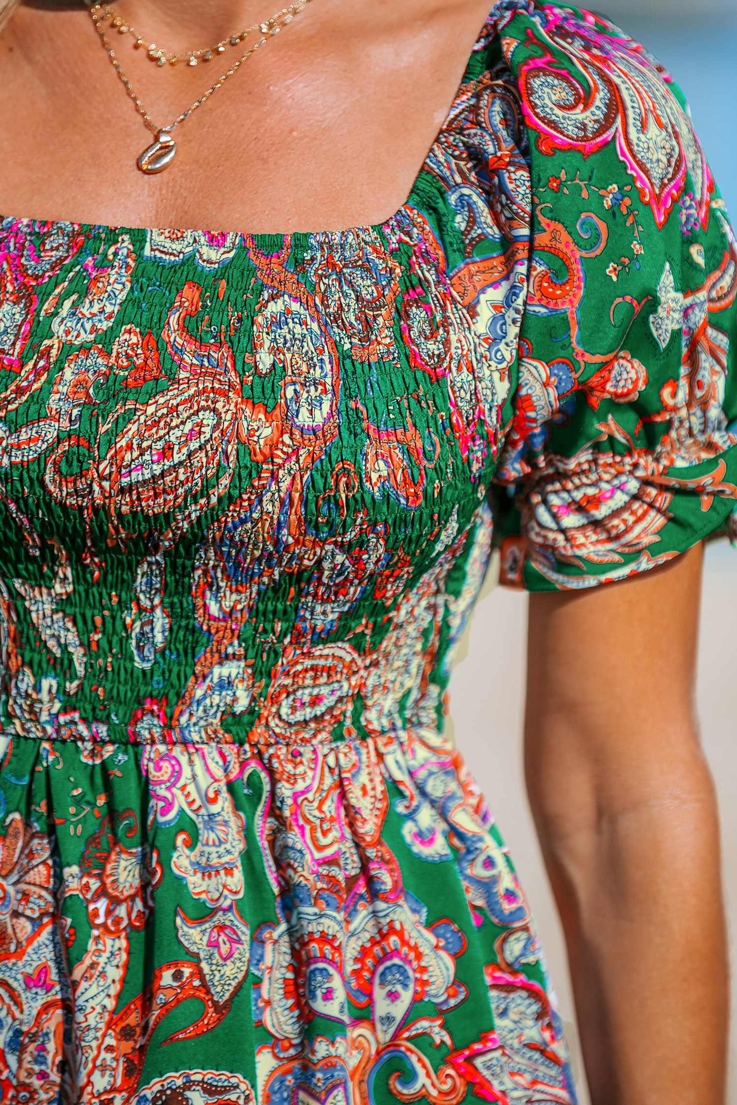 Robe mini à manches bouffantes et épaules dénudées à fleurs