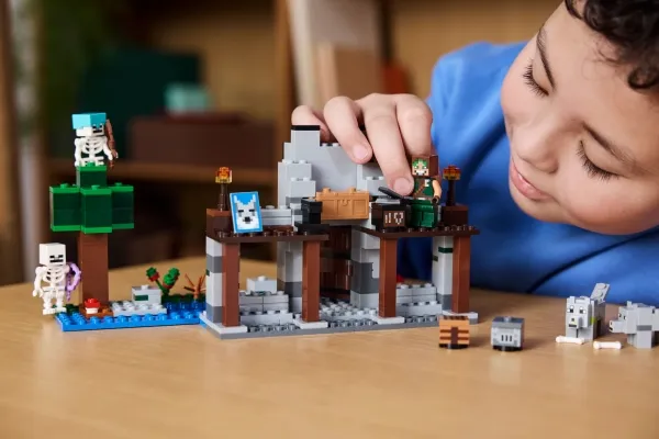 LEGO Minecraft 21261 Ulvehøjborgen