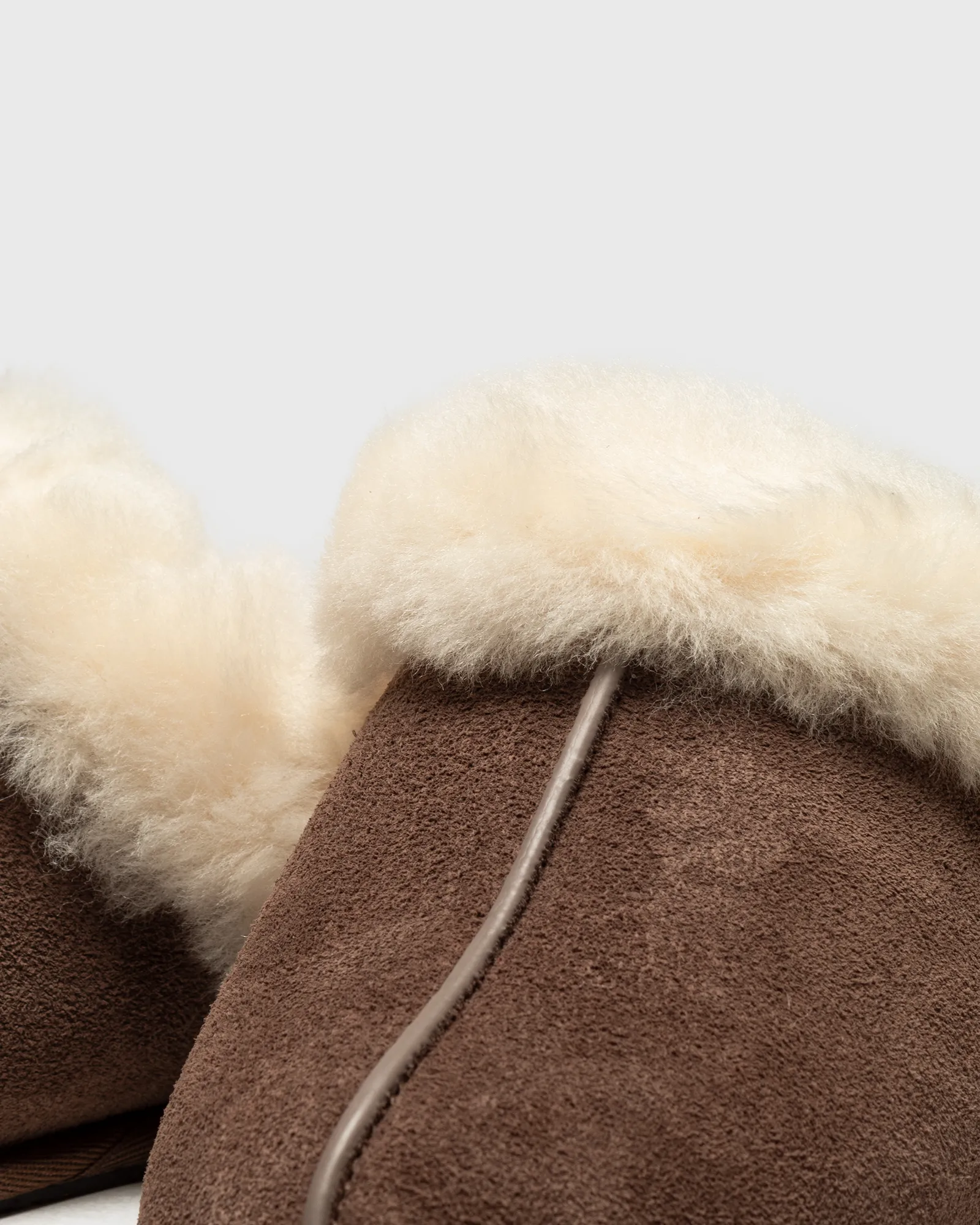 UGG W SCUFFETTE II