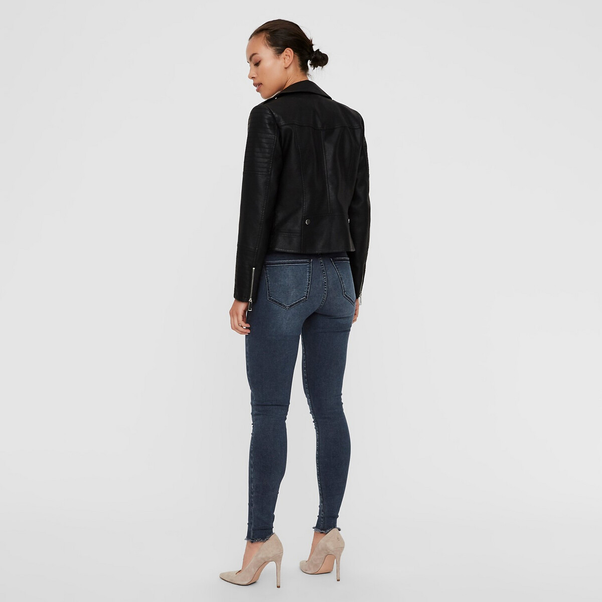 VERO MODA<br>Jaqueta curta com zíper, couro sintético