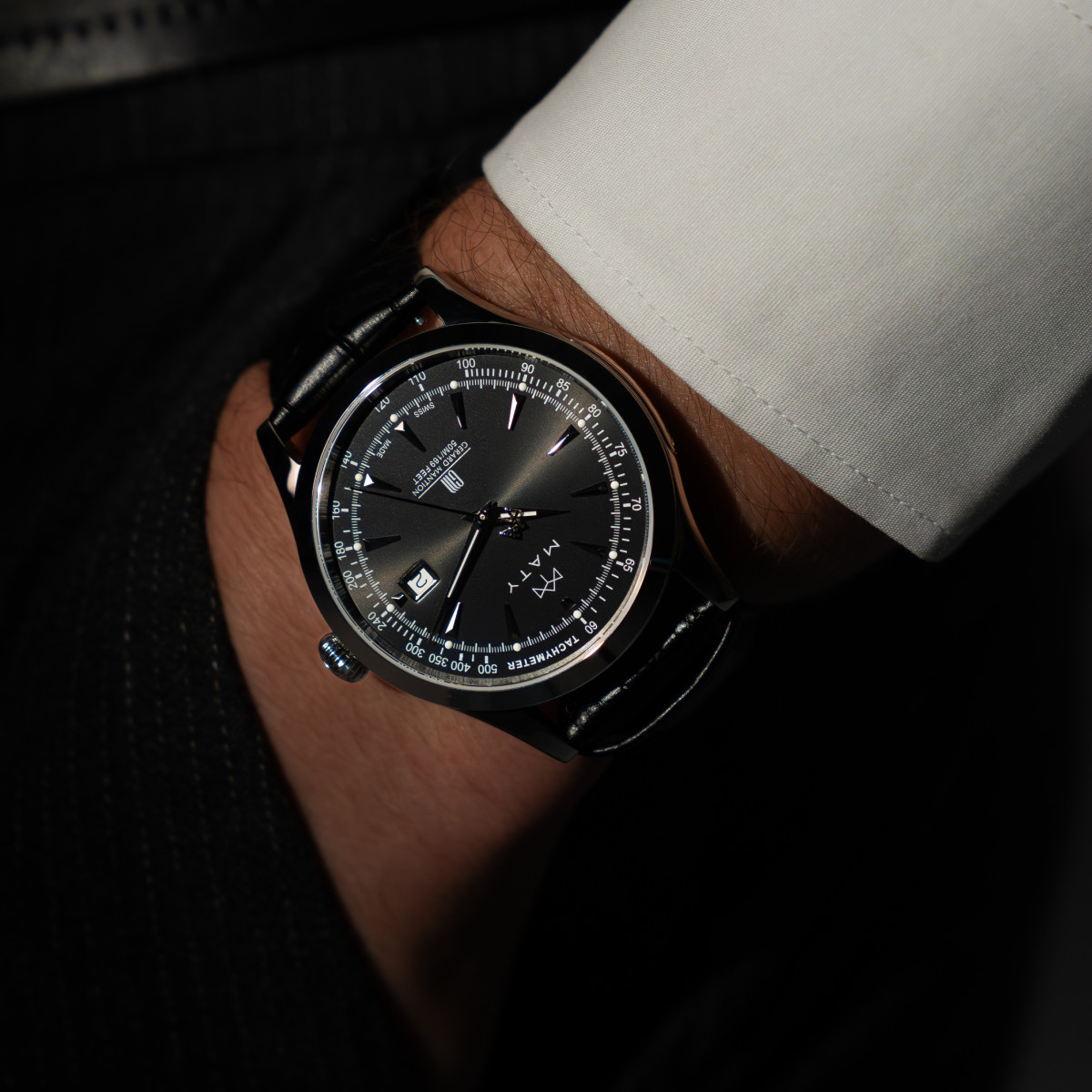 Montre MATY GM cadran noir bracelet cuir noir