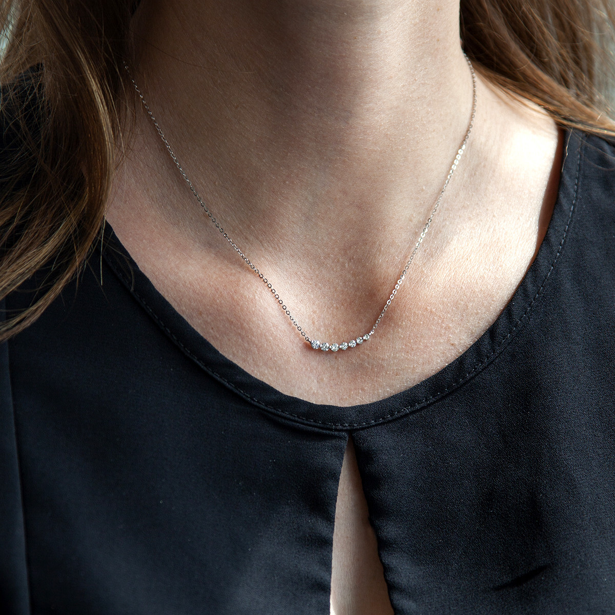 Collier d'occasion or 750 blanc et diamants 43 cm