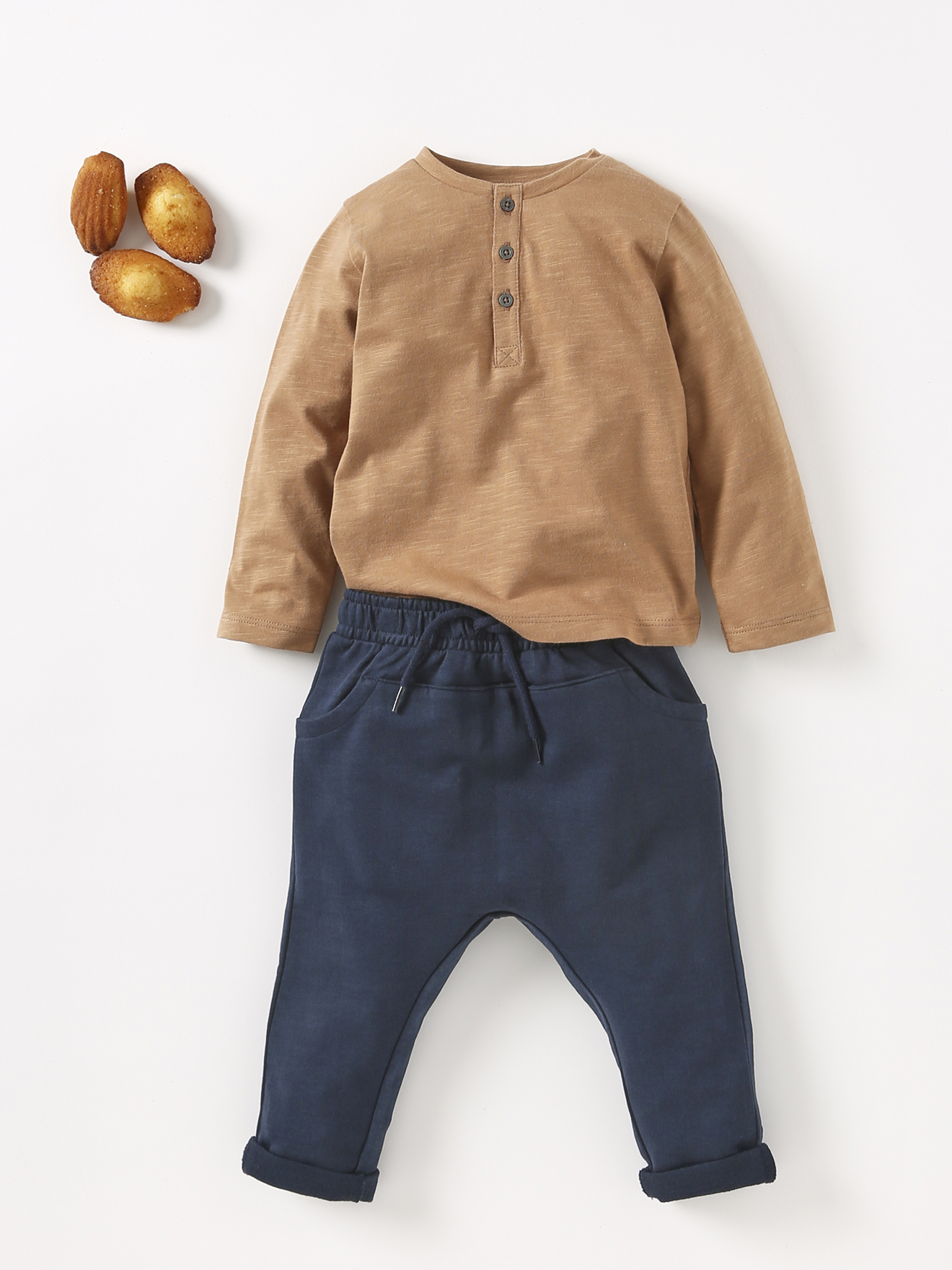 Conjunto de camiseta personalizável com gola tunisiana e mangas compridas para bebê menino + calça de moletom para bebê menino