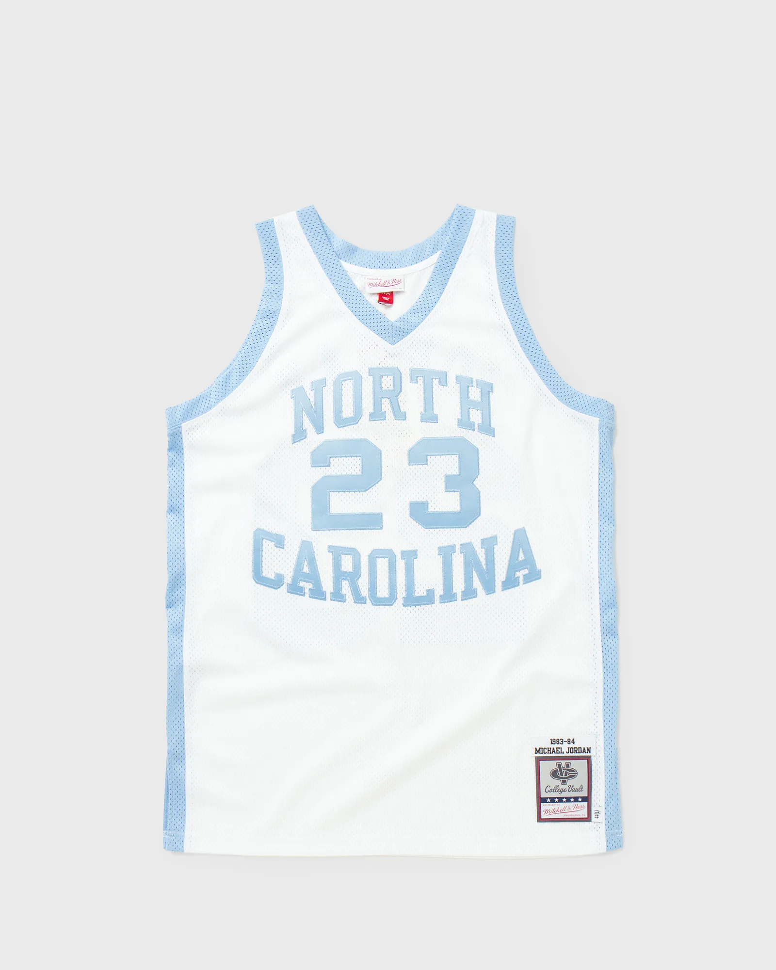 Camisa autêntica da NCAA da Mitchell & Ness, Universidade da Carolina do Norte, 1983-84, Michael Jordan, nº 23