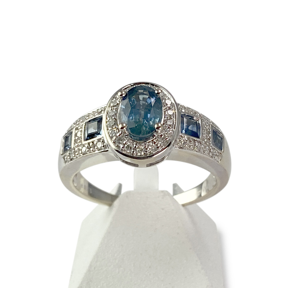 Bague d'occasion or 750 blanc saphirs et diamants