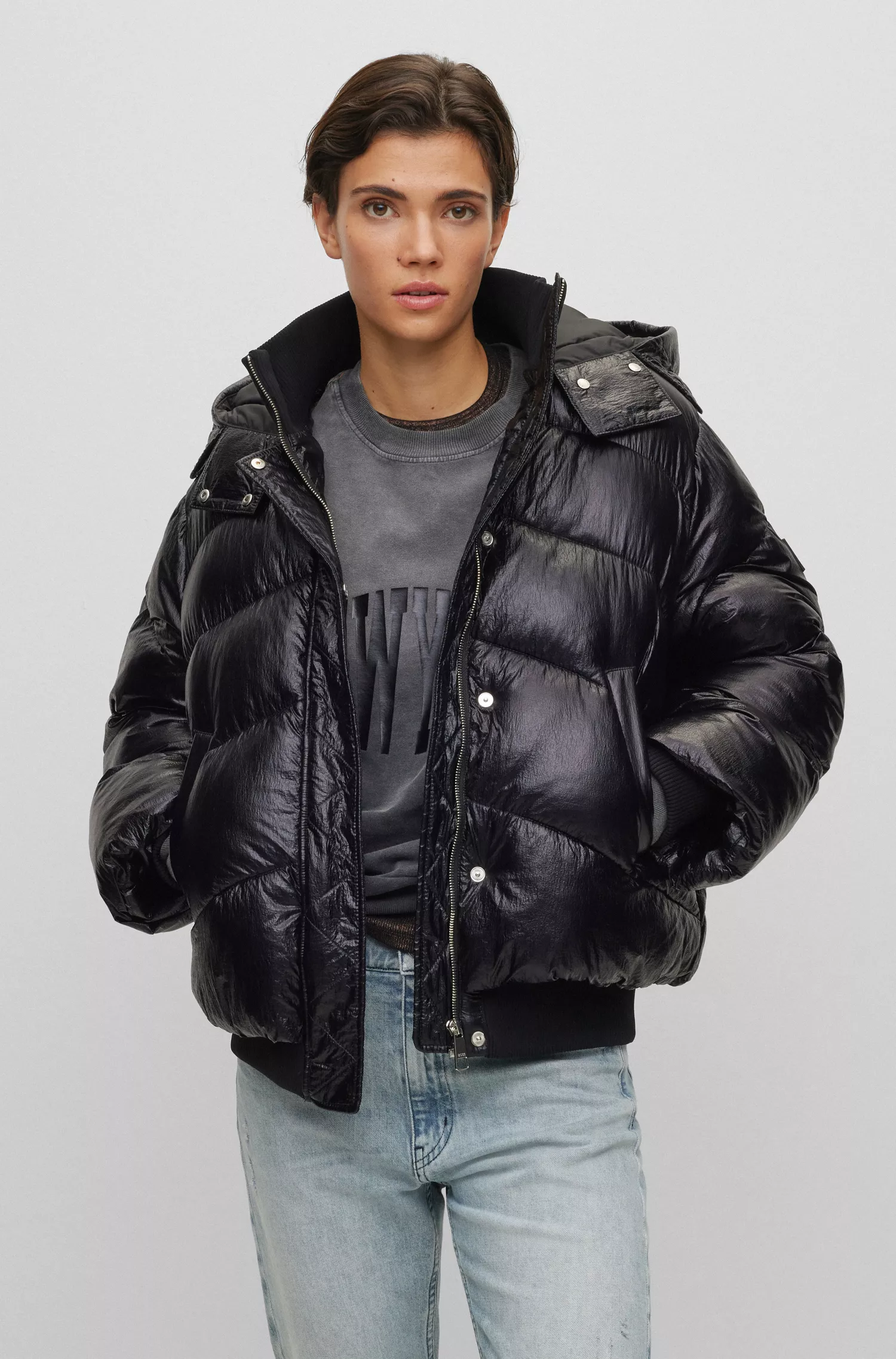 Jaqueta puffer com capuz BOSS laranja com efeito metálico