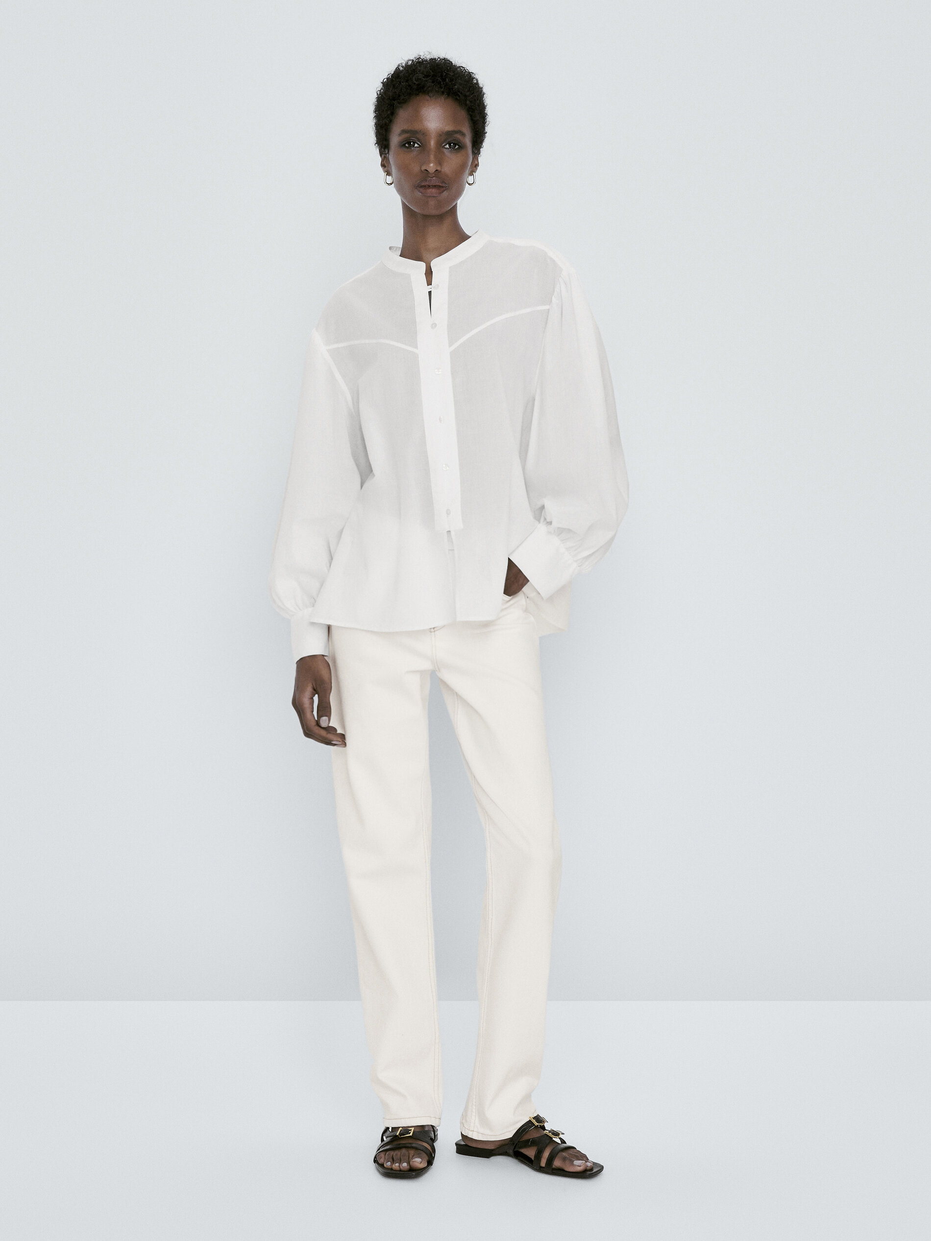 Camisa de algodão lavado com gola mandarim - BRANCA