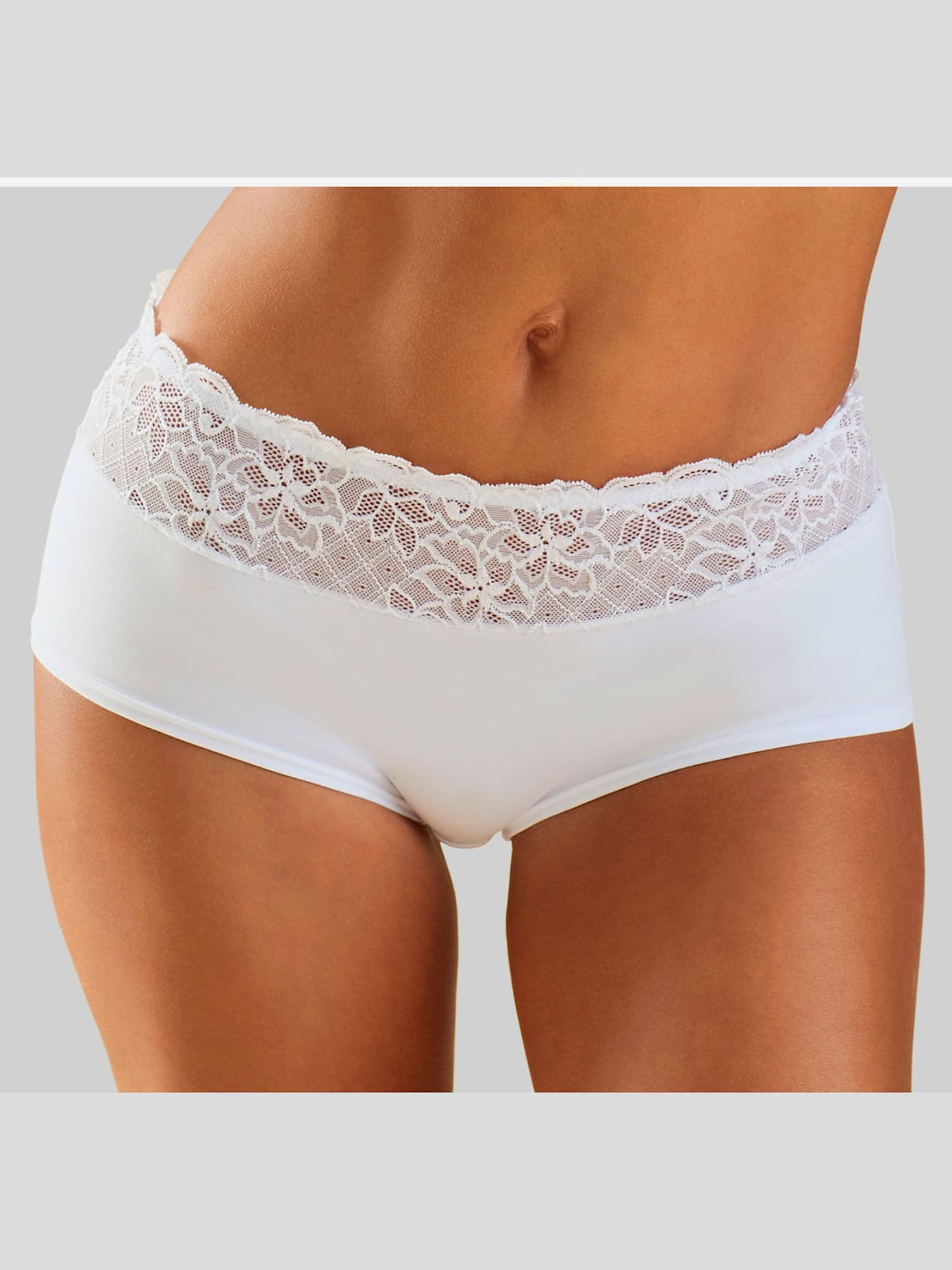 Panty féminin avec coupe enveloppante