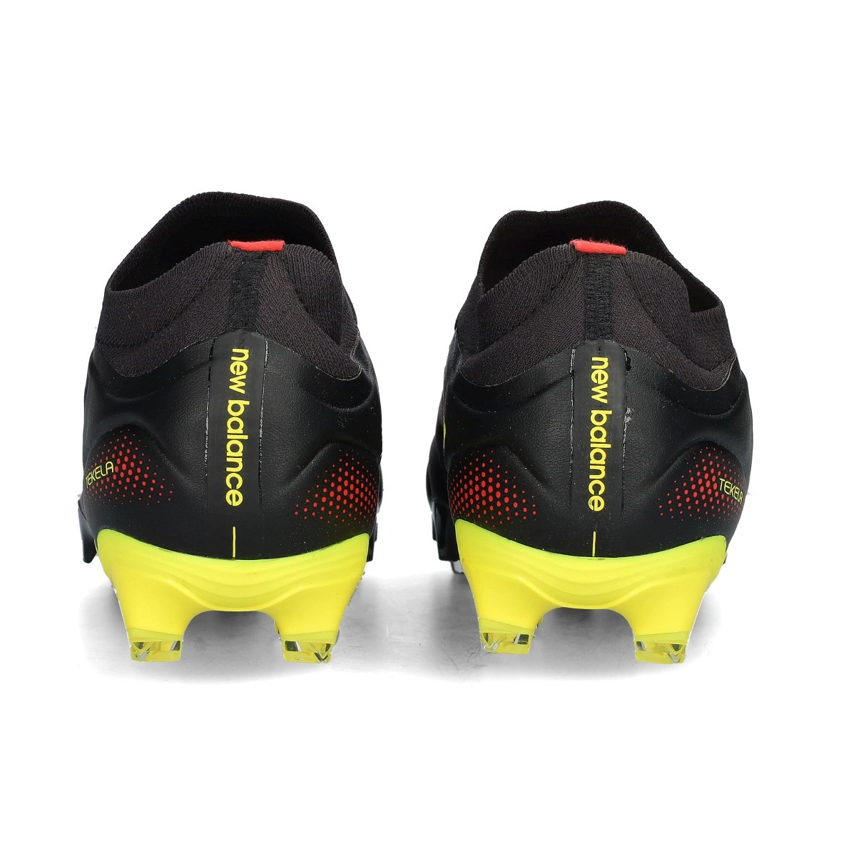 Chuteira New Balance Tekela Team Low Laced FG V5
