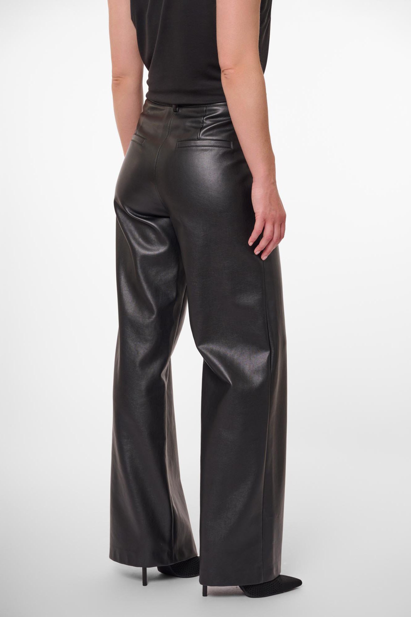 Rino & Pelle - Corian Regular Length Straight Leg Pants - Black