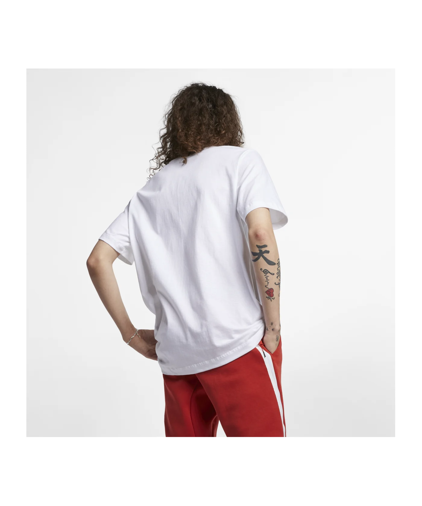 Nike Club T-Shirt Weiss Schwarz F101