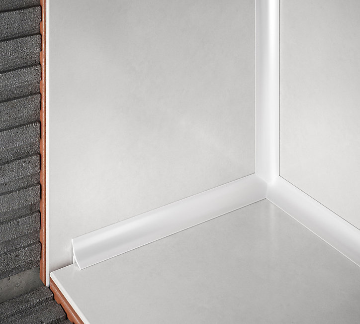 Profilé de carrelage intérieur Diall rond PVC blanc lisse L.2,5m x l.3cm x ep.9mm