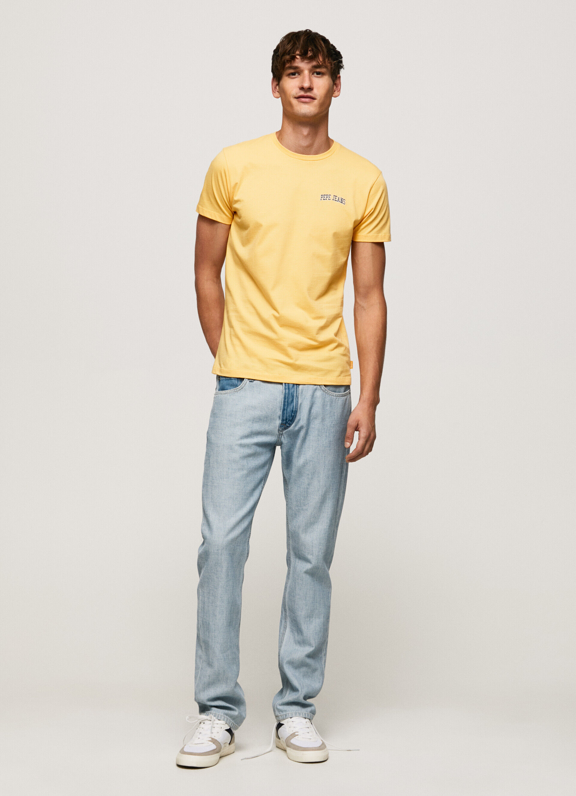 CAMISETA COM LOGOTIPO ESTAMPADO - brilhante