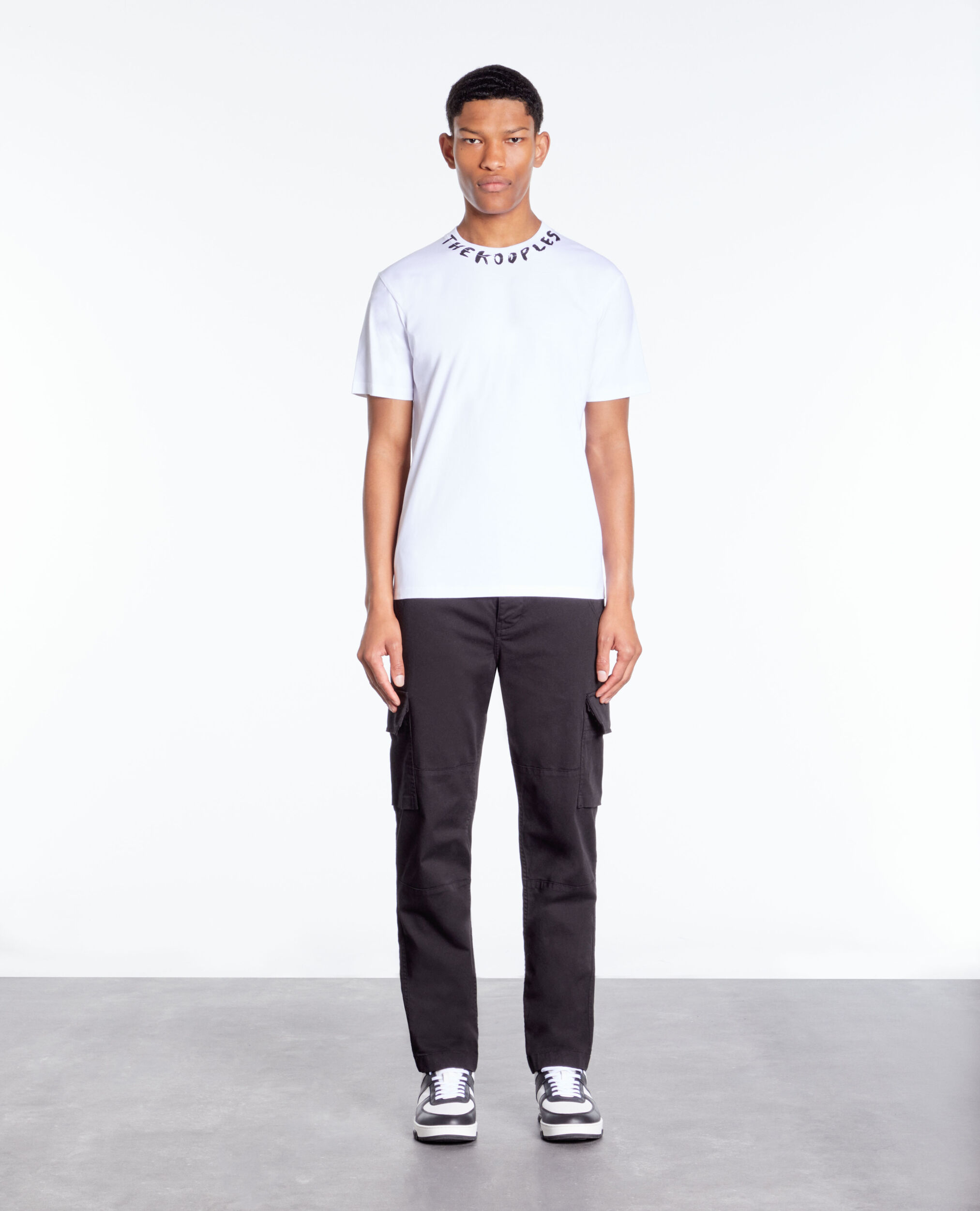 T-shirt blanc avec logo