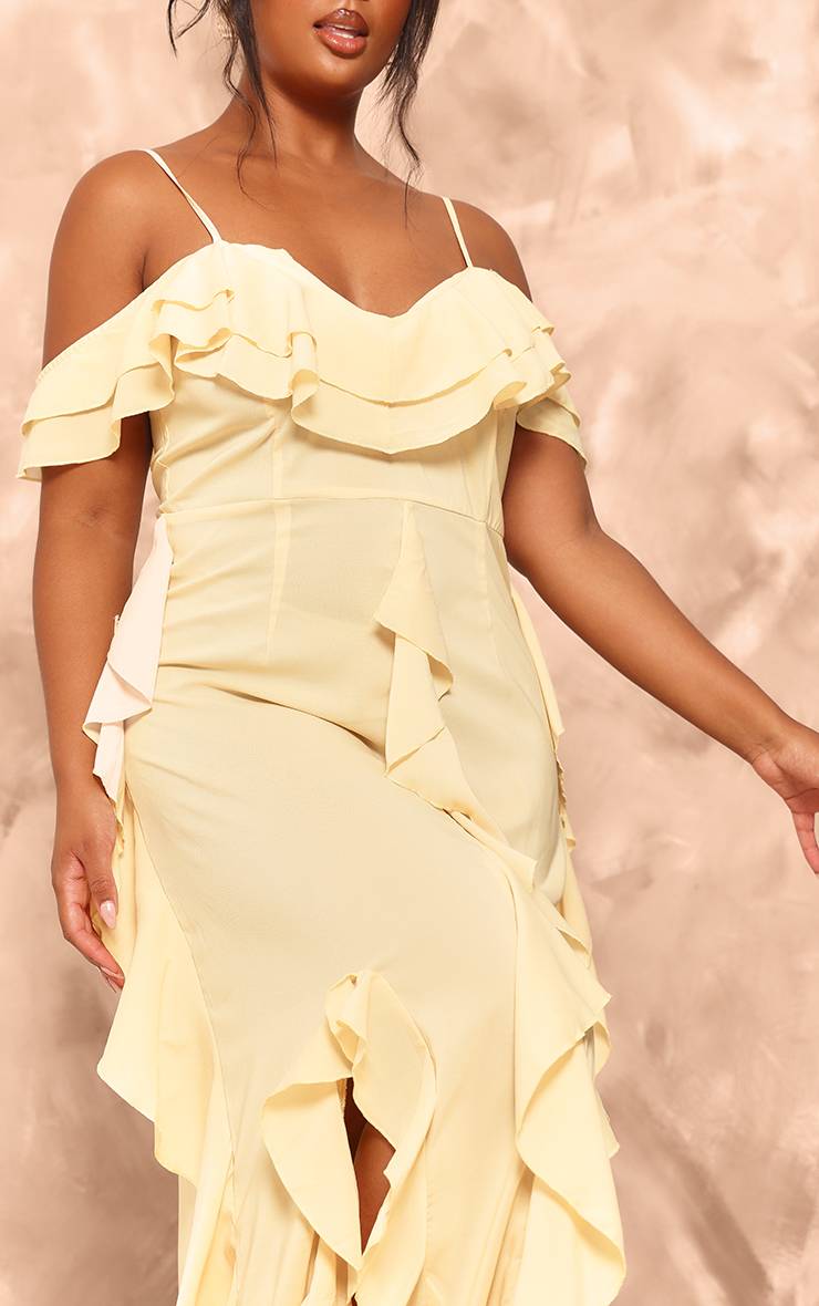 Robe Maxi Grande Taille À Épaules Dénudées Avec Détails Volantés