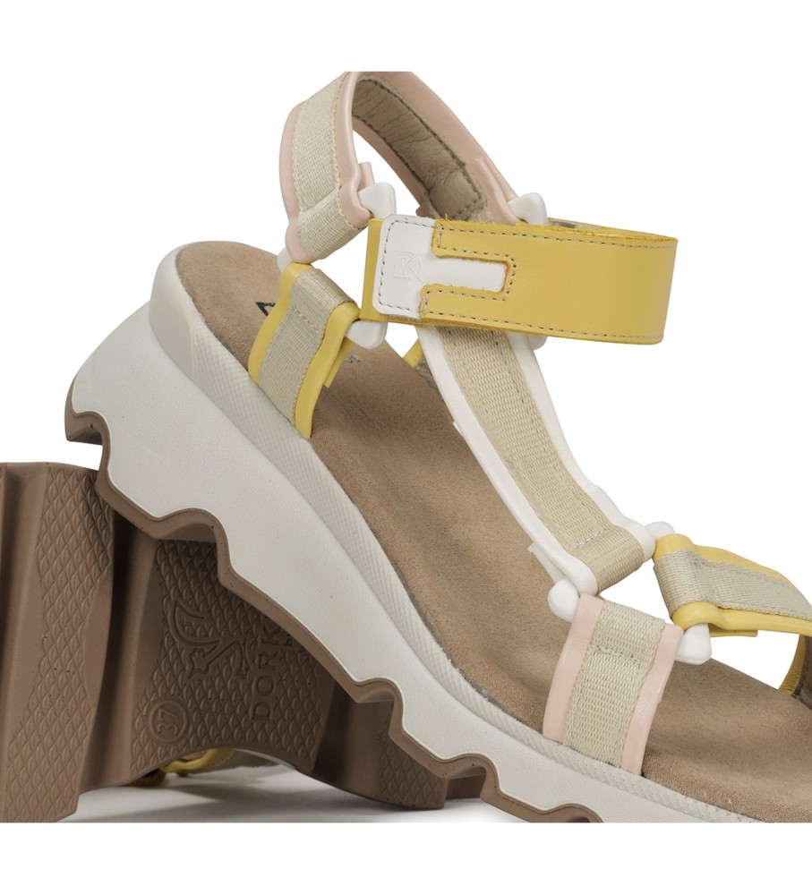 Sandálias Dorking by Fluchos Lais D9022 em couro amarelo - Salto plataforma de 6 cm -