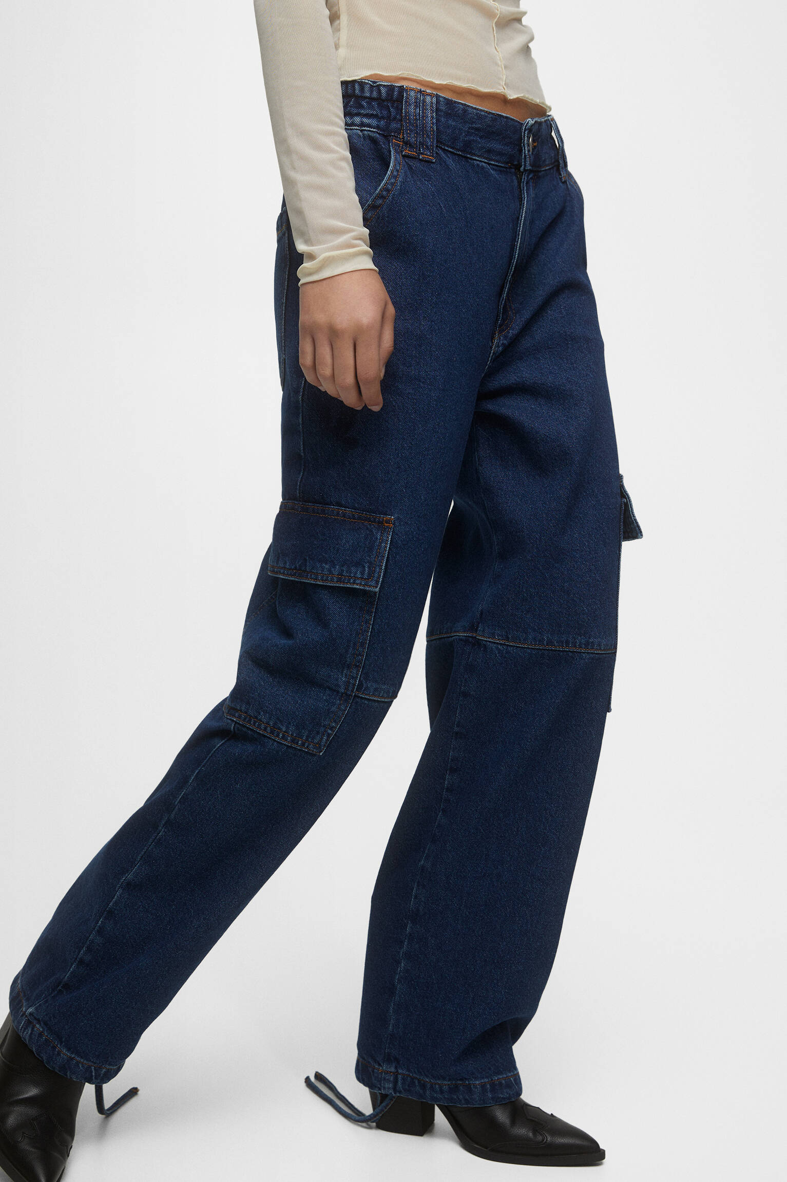CALÇA CARGO DE CINTURA MÉDIA - AZUL ESCURO