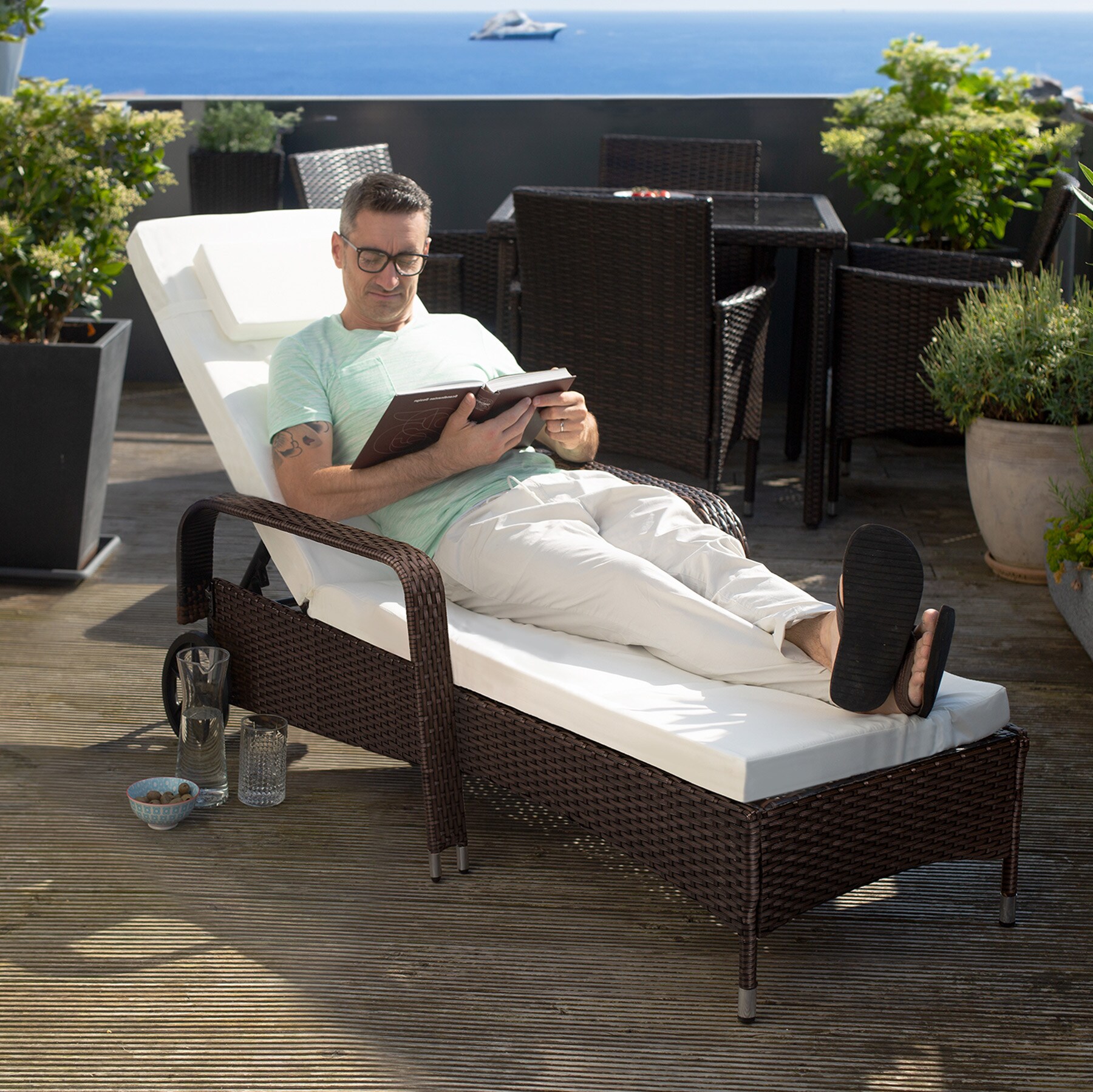 tectake® Rattan Sonnenliege, widerstandsfähig, 6-fach verstellbare Rückenlehne, 200 x 70 x 33 cm