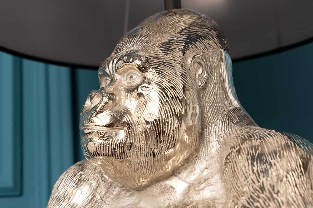 Handmade Tischlampe KONG 60cm silber Metall Affe Gorilla Dekoleuchte schwarzer Lampenschirm