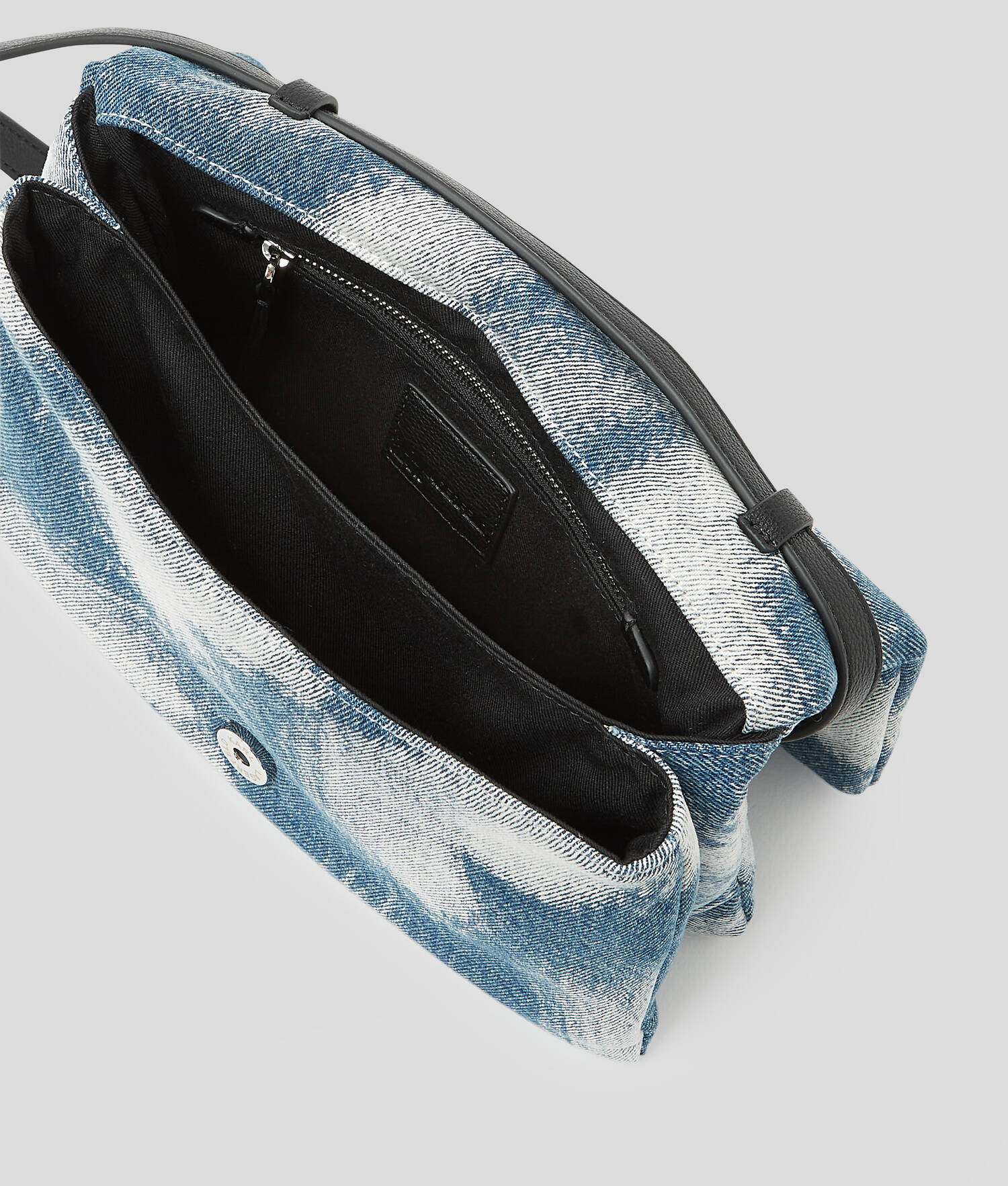 SAC BANDOULIÈRE EN DENIM DÉLAVÉ - Denim blanchi