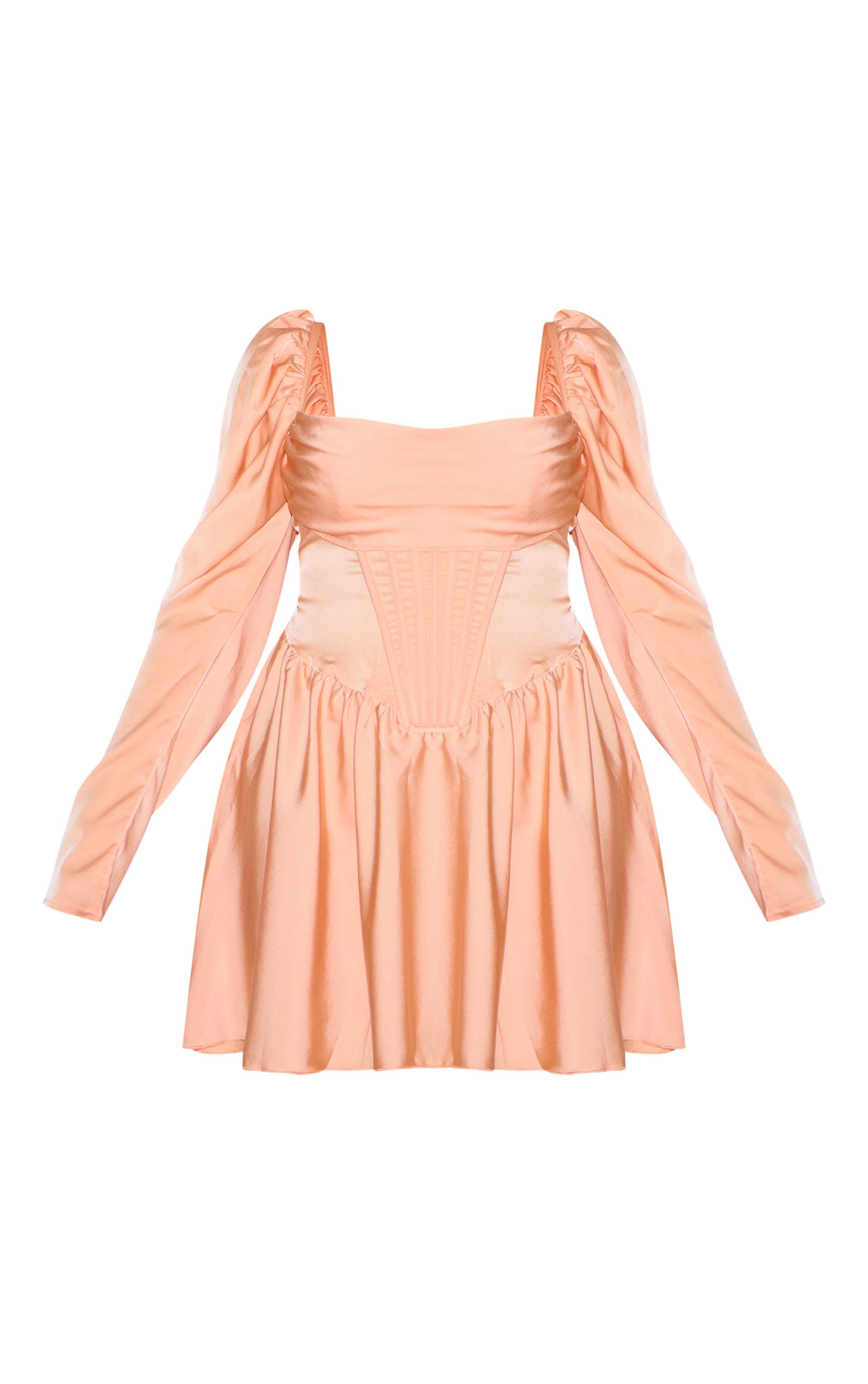 Rose Pâle Robe Droite Bouffante Grande Taille En Satin Avec Détail Corset