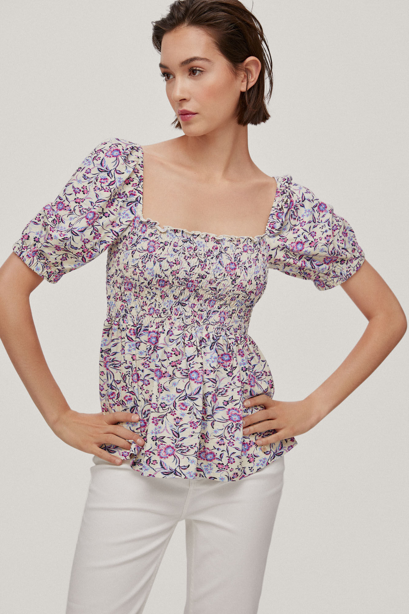 Camiseta de manga curta estampada - várias cores