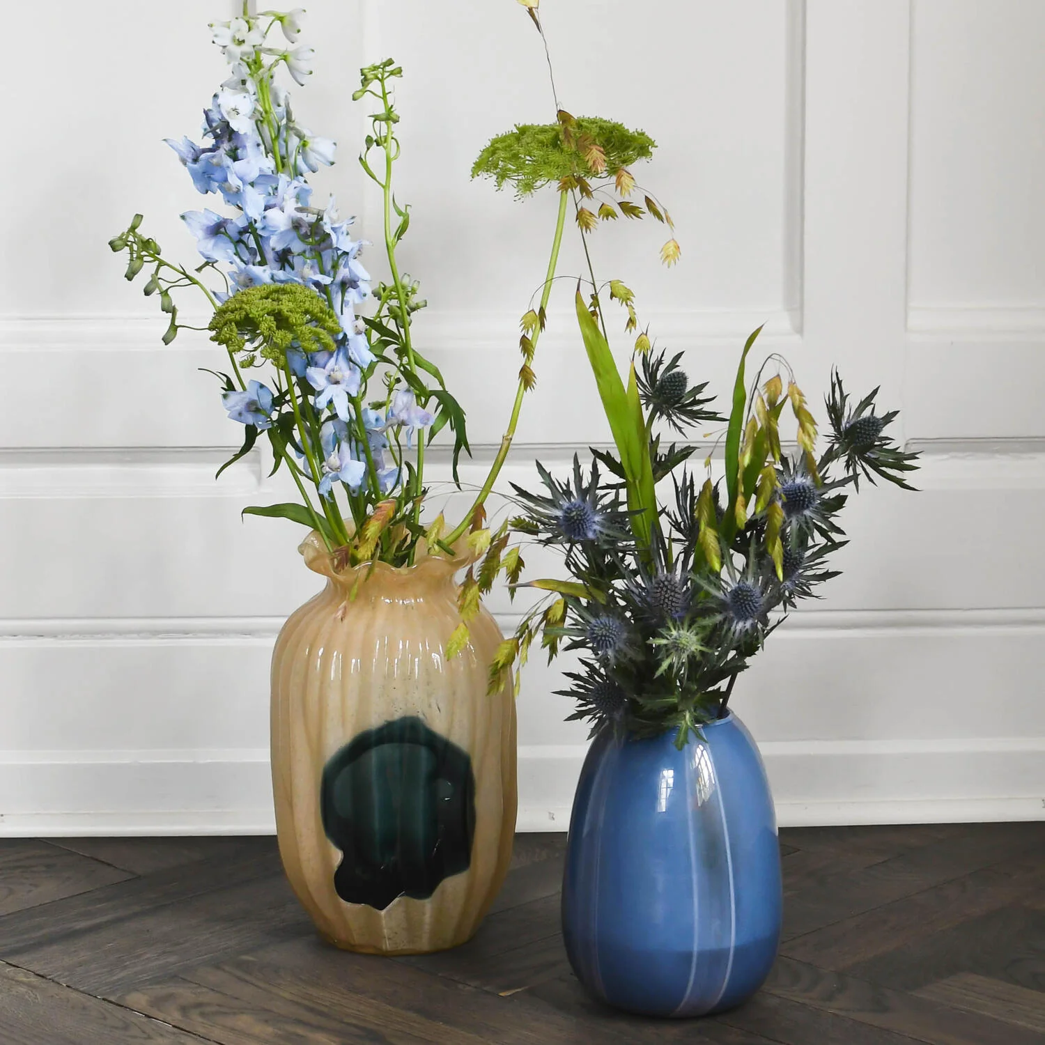 Bahne Interior  Organisk vase med striber, blå/rosa - H20 cm.