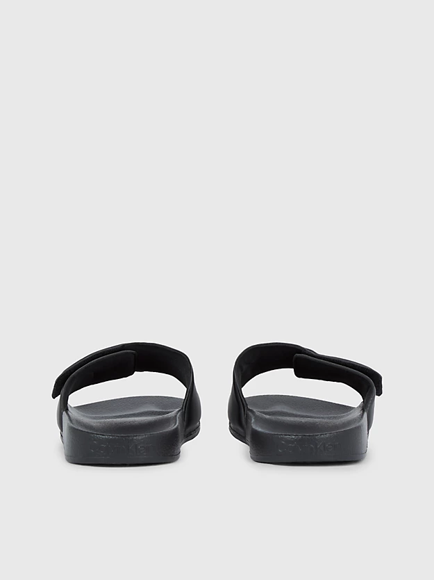 Chinelo com logotipo