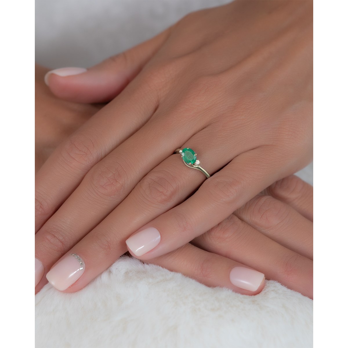 Bague ADEN Or 585 Jaune Emeraude et diamants 1.58grs