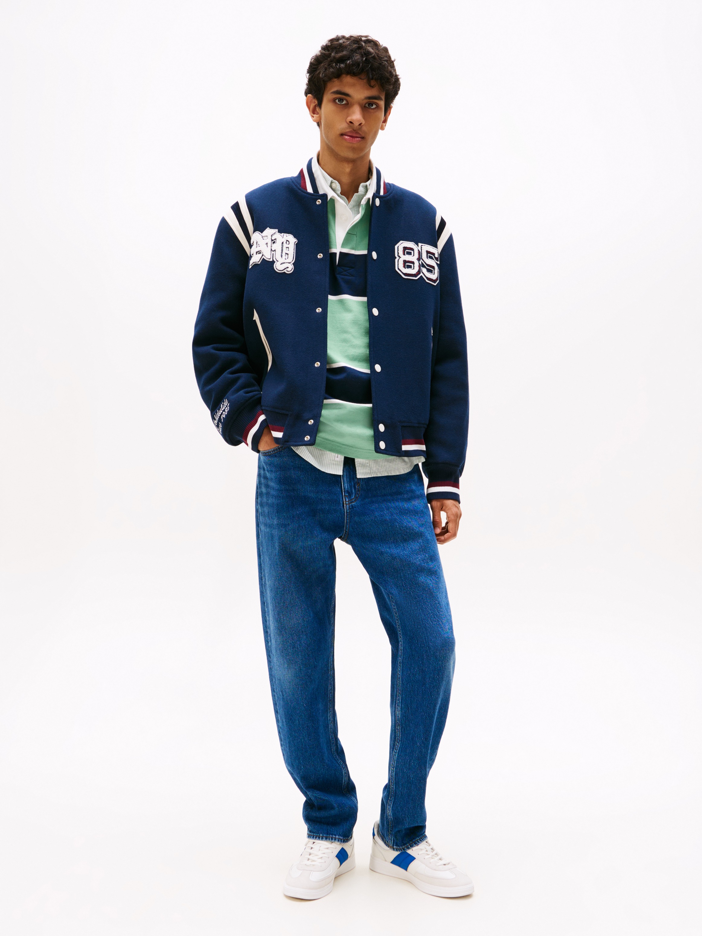 Tommy Jeans Gerade Jeans »Isaac Relaxed Tapered«, Relaxed‑Fit‑Jeans mit konisch zulaufendem Bein