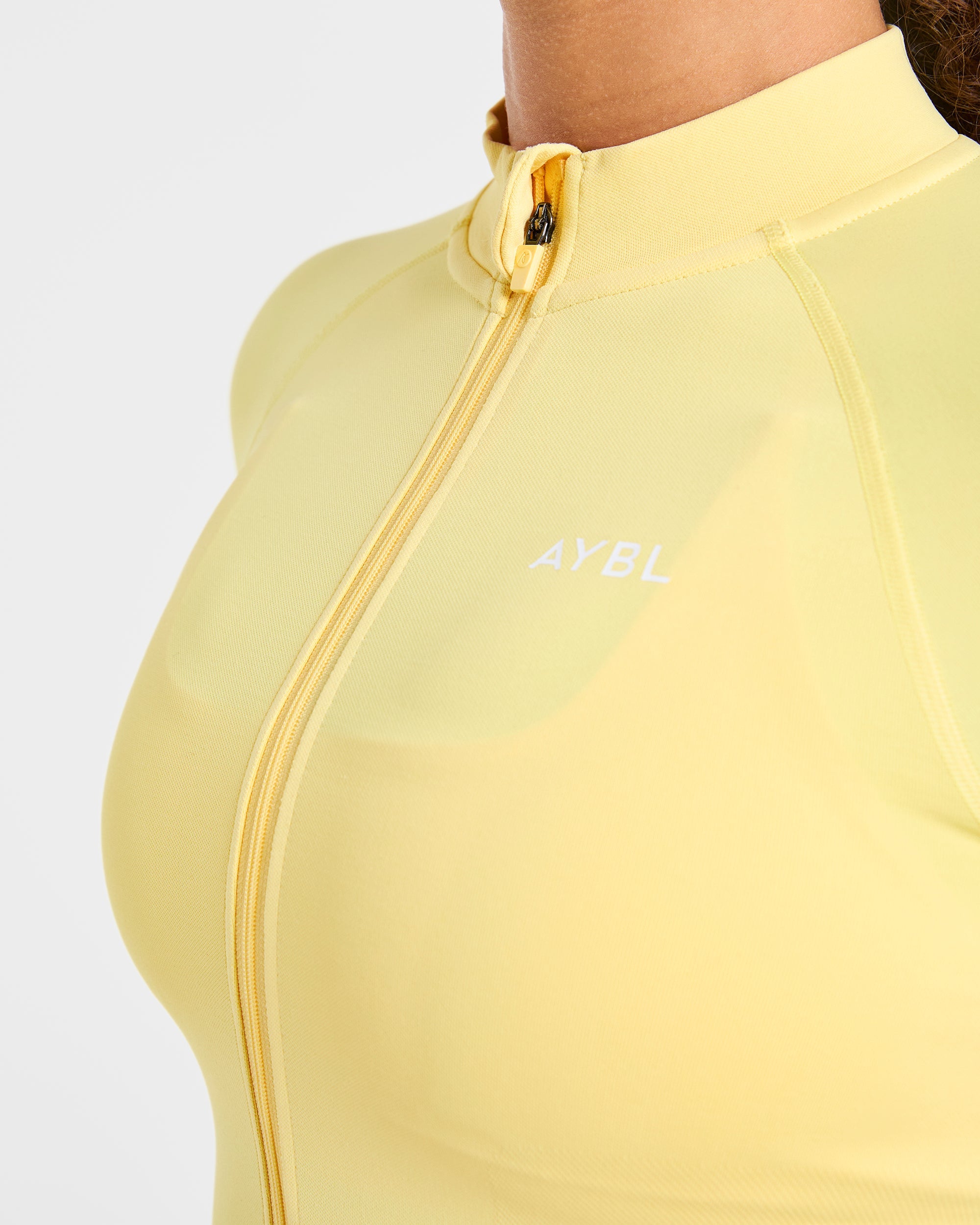 Enhance Seamless Jacket
