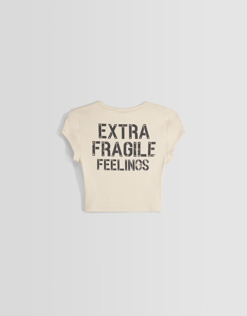Camiseta de manga curta com estampa e modelagem ajustada