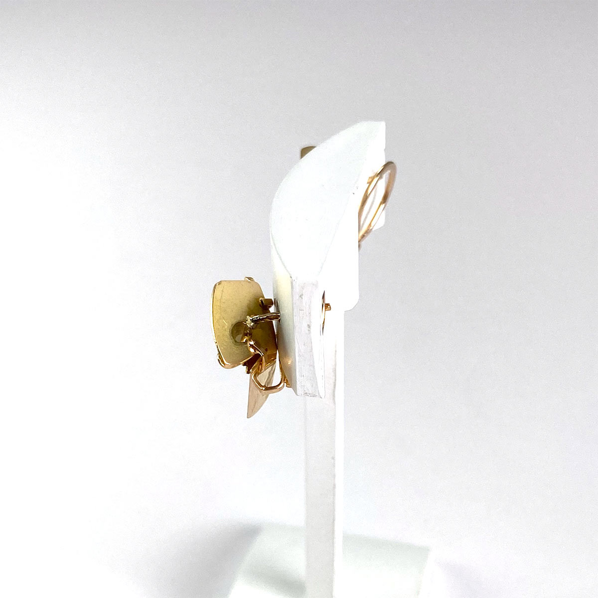 Boucles d'oreilles d'occassion or 750 jaune et perle de culture blanche