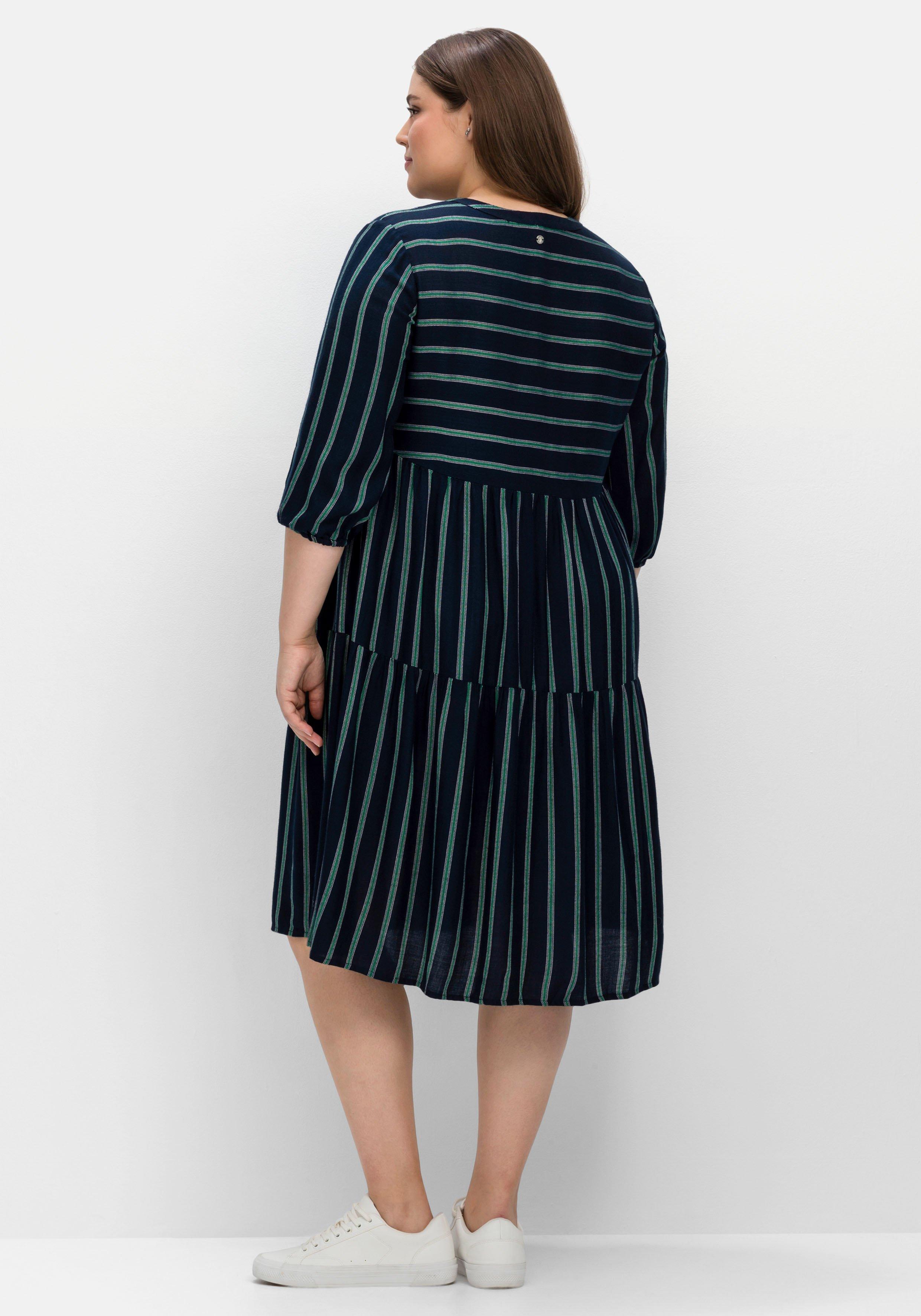 Gestreiftes Kleid in Kaskadenform, aus Viskosetwill
