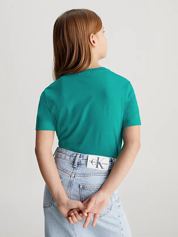 Camiseta infantil com logotipo