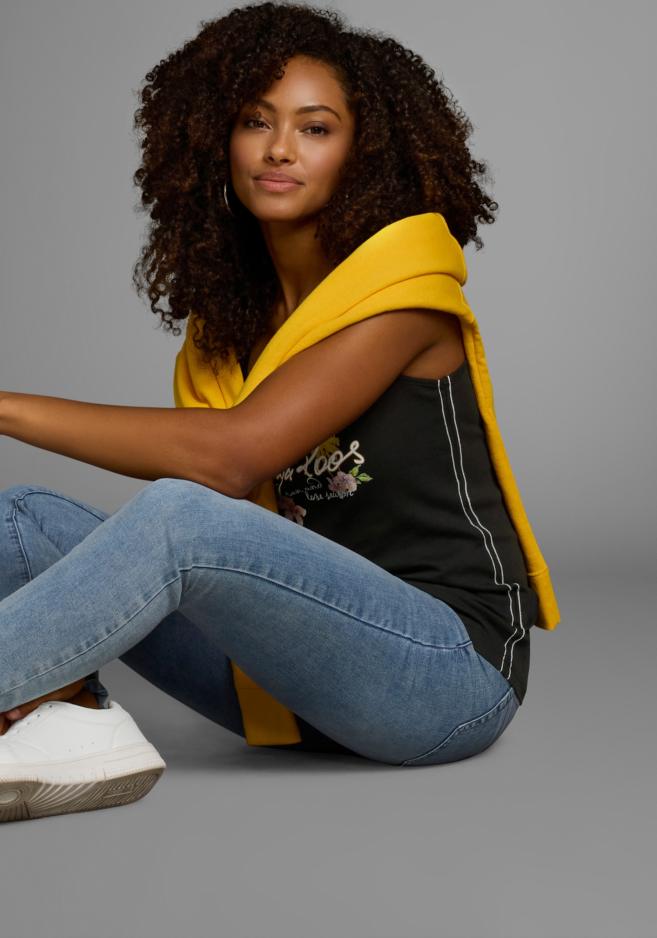 KangaROOS Tanktop , mit femininem Frontdruck