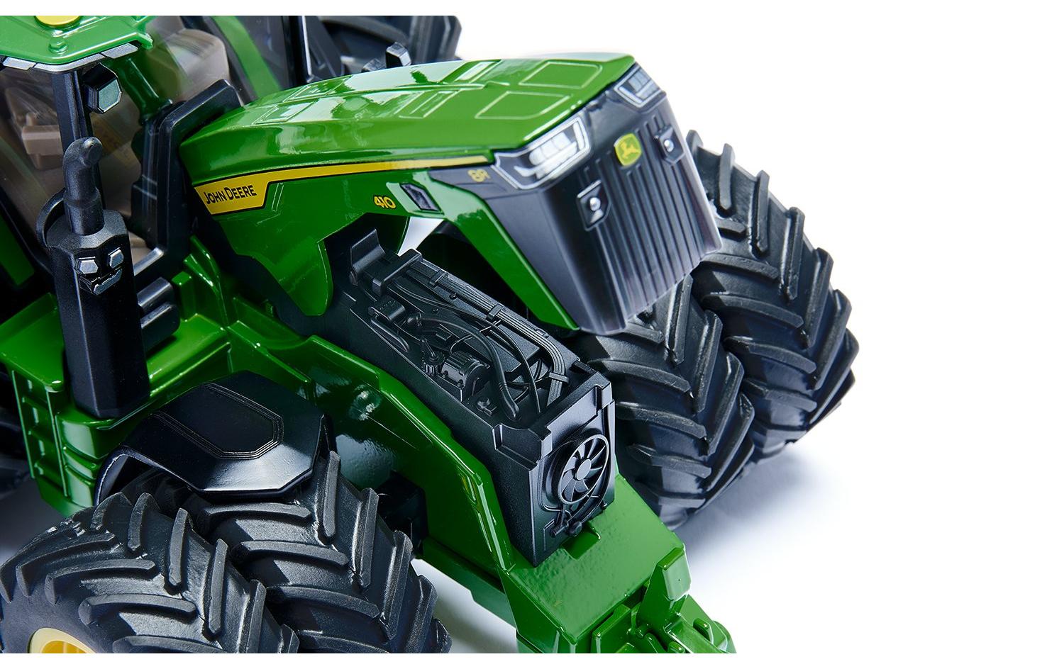 Traktor John Deere 8R 410, Doppelbereifung 1:32Siku Farmer Traktor mit vielen originalgetreuen Details