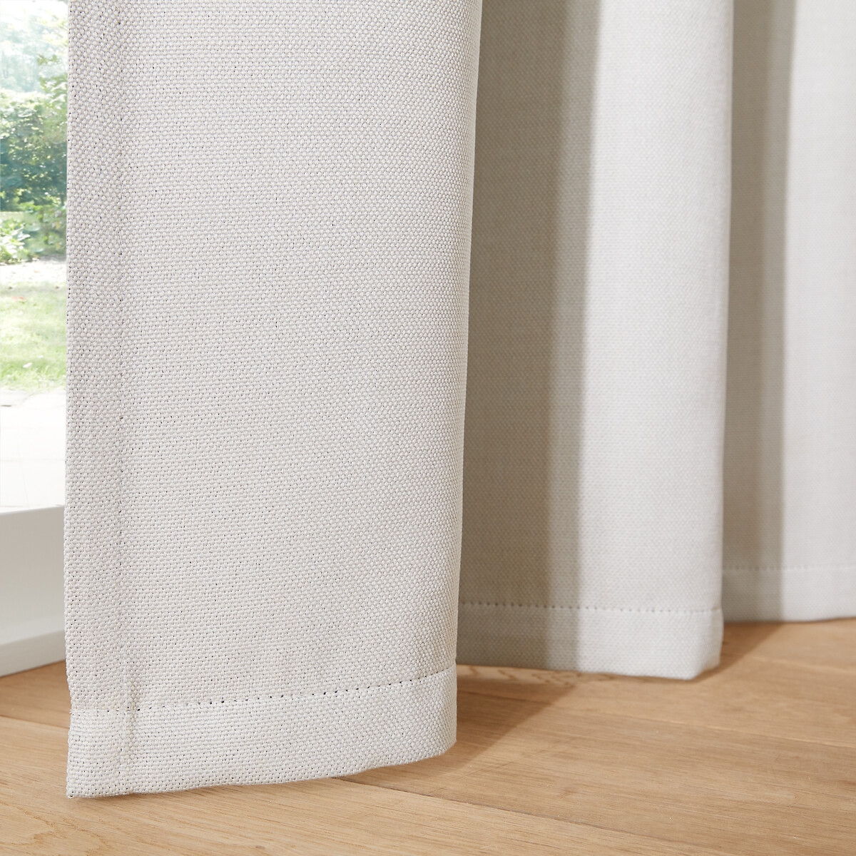 LA REDOUTE INTERIEURS<br>Cortina blackout Exurie com ilhós
